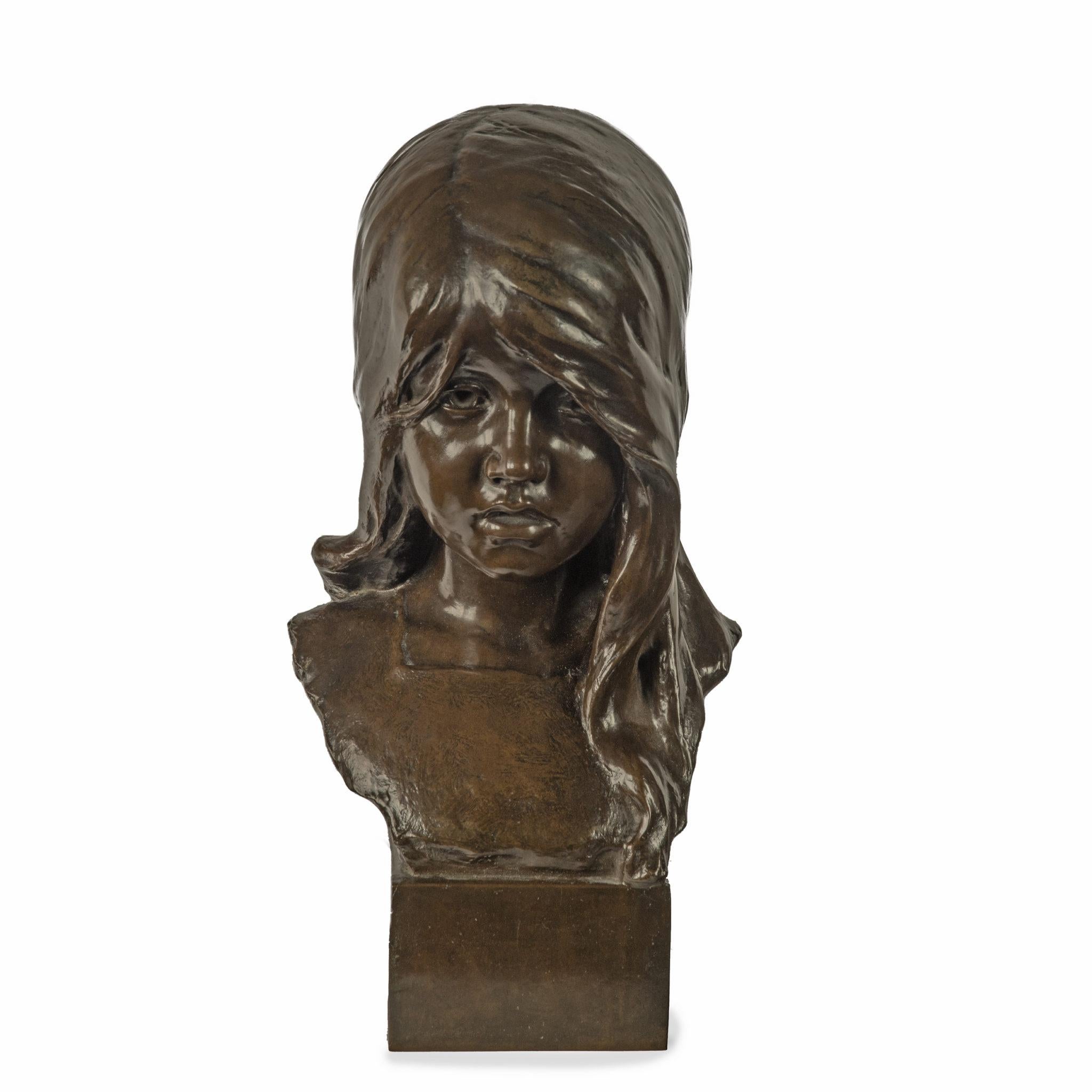 Début du 20ème siècle Un charmant buste de tête d'enfant par Edwin Whitney-Smith, daté de 1910 en vente