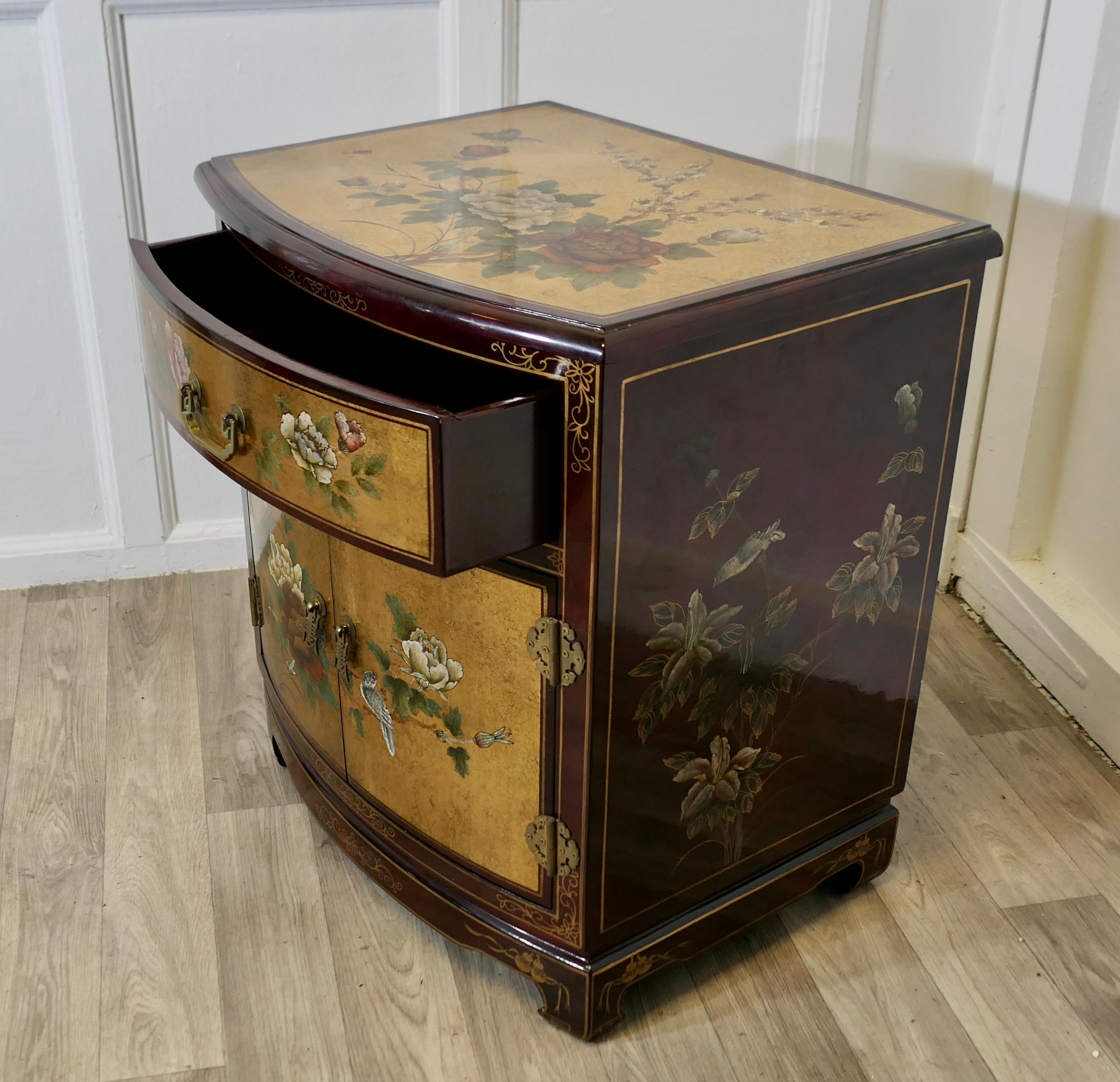Charmant meuble d'appoint à 2 portes de style Chinoiserie en vente 1