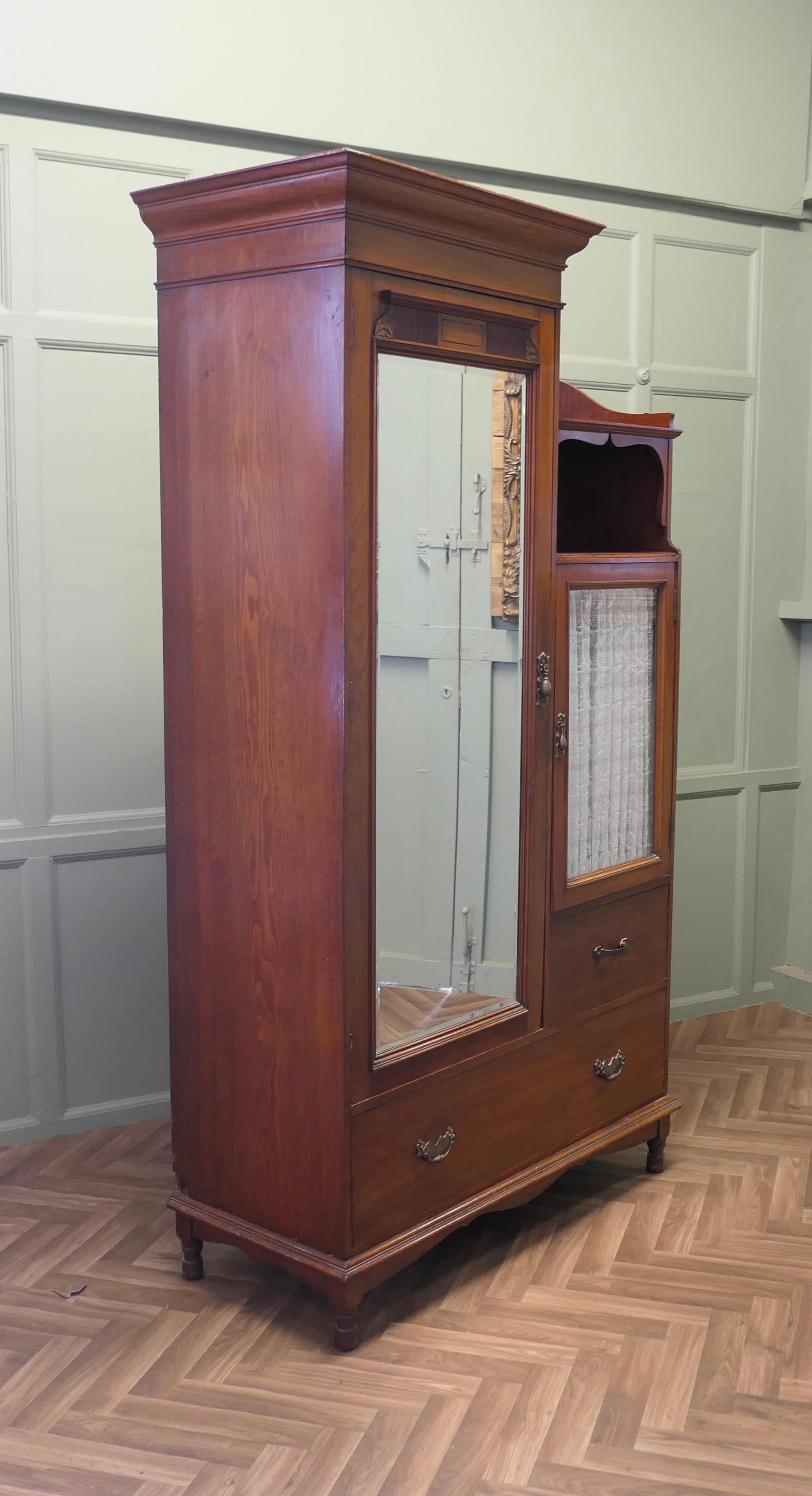 Charmanter Einzelschrank aus Eiche Compactum  Arts and Crafts Eiche Compactum (Spätes 19. Jahrhundert) im Angebot
