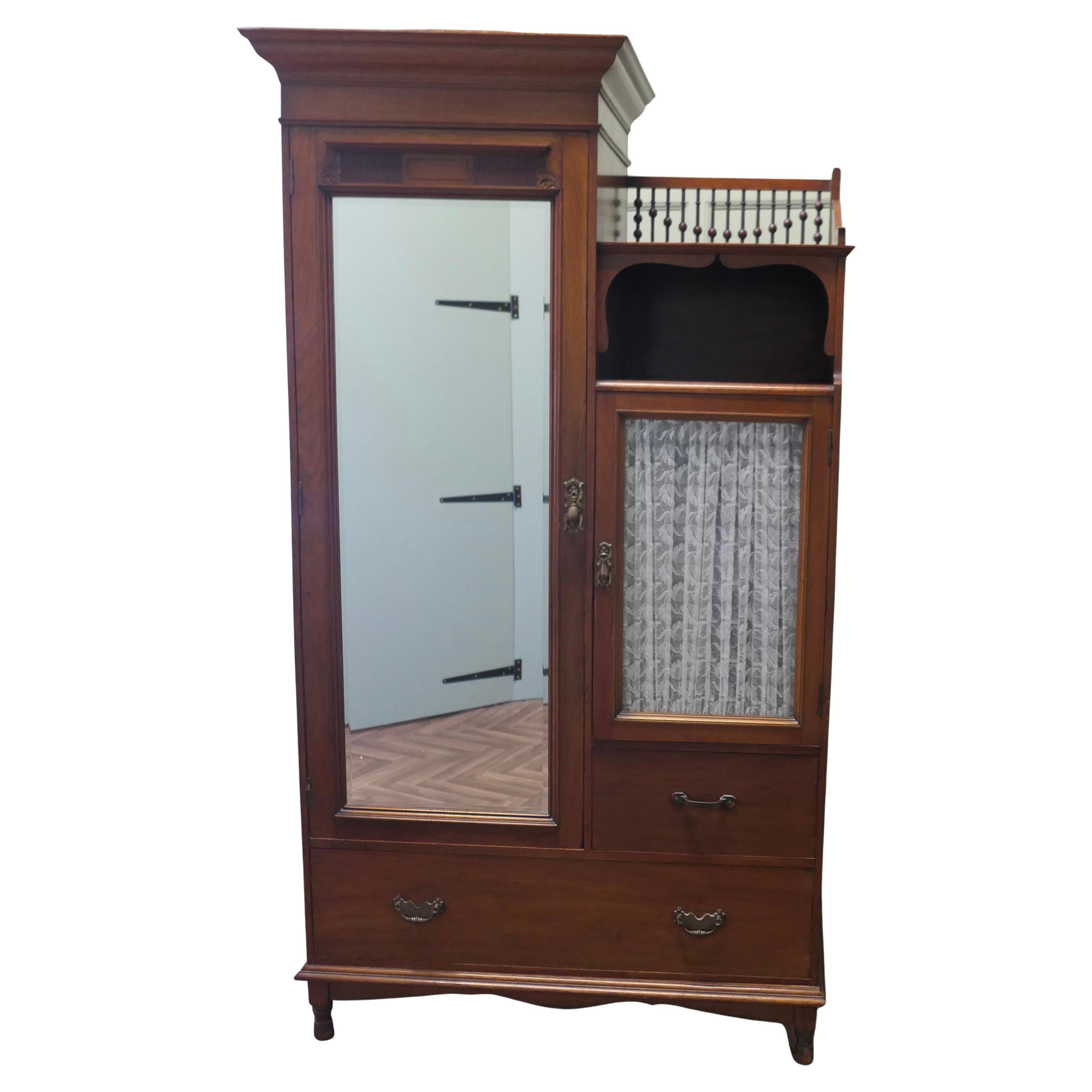 Charmanter Einzelschrank aus Eiche Compactum  Arts and Crafts Eiche Compactum im Angebot