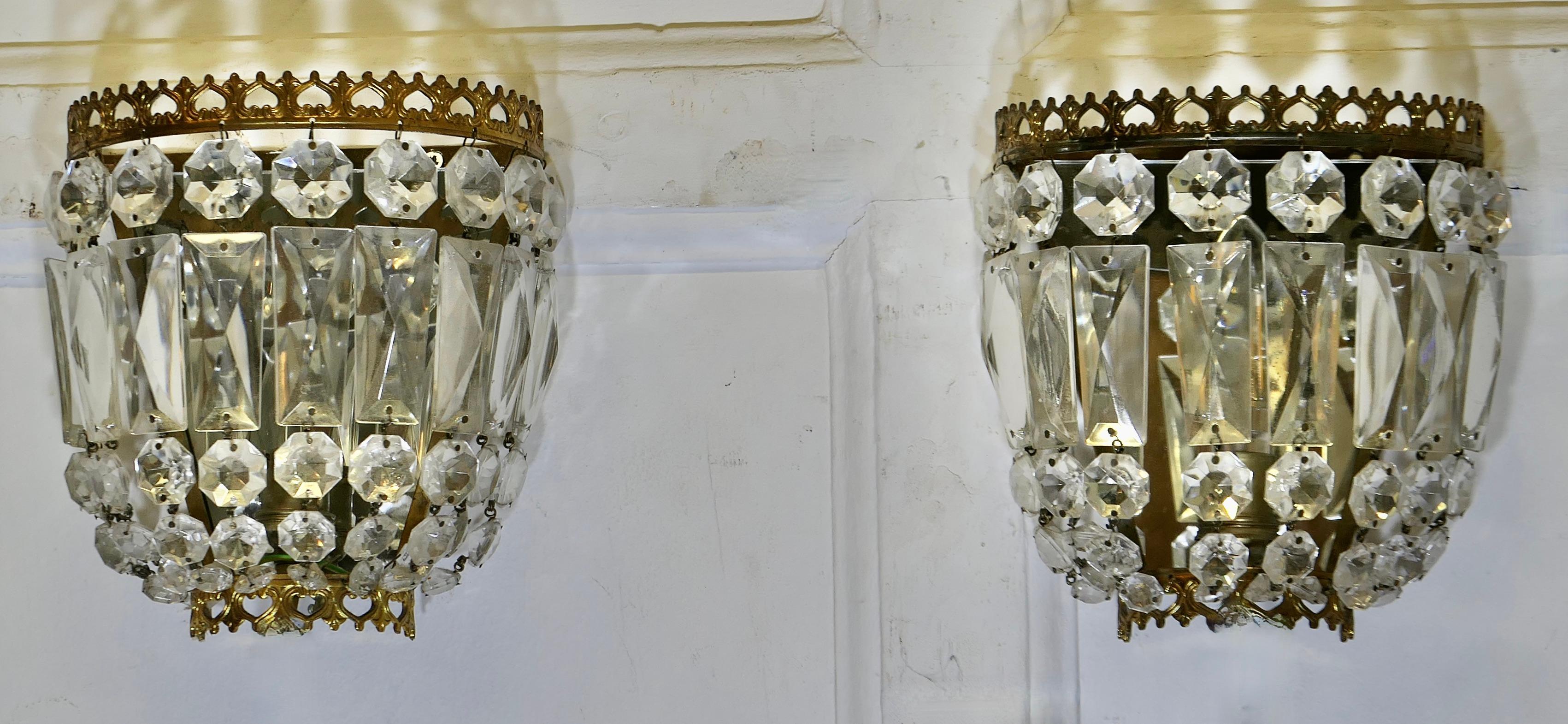 A Charming Pair of French Basket Chandeliers Wall Appliqué In Good Condition In Godshill, Isle of Wight