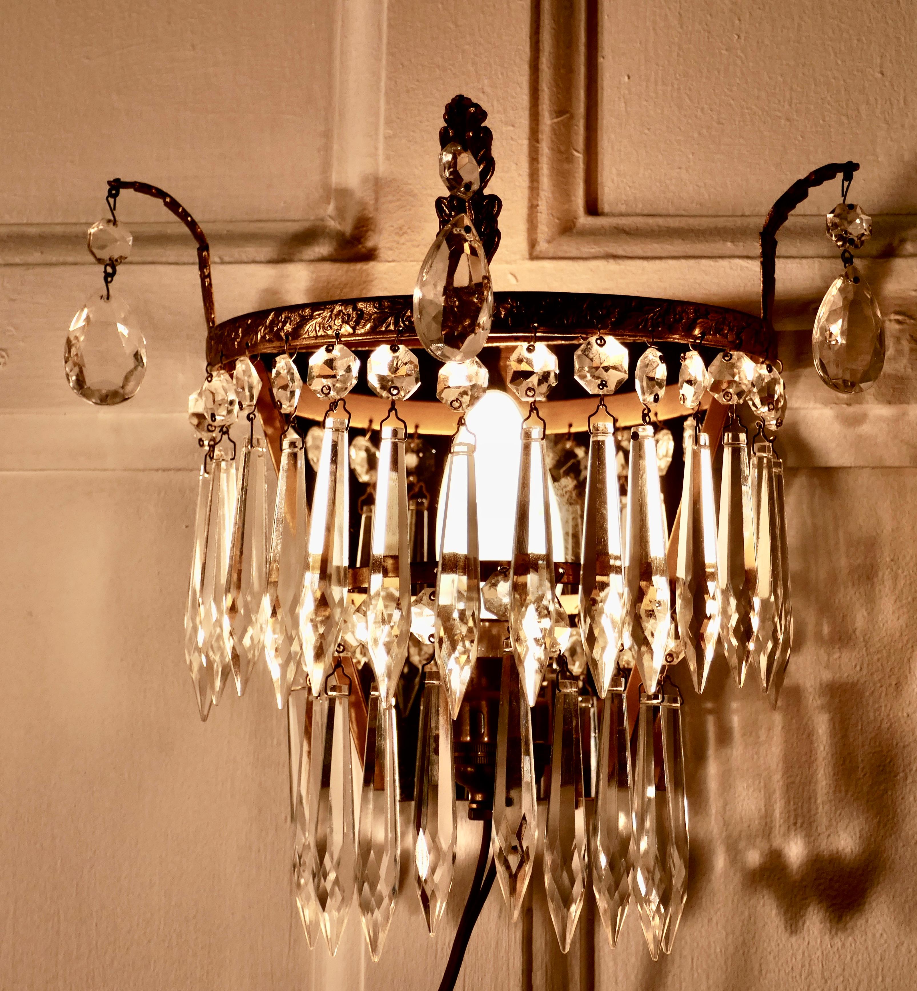 Charming Pair of Waterfall Chandelier Wall Lights In Good Condition In Godshill, Isle of Wight