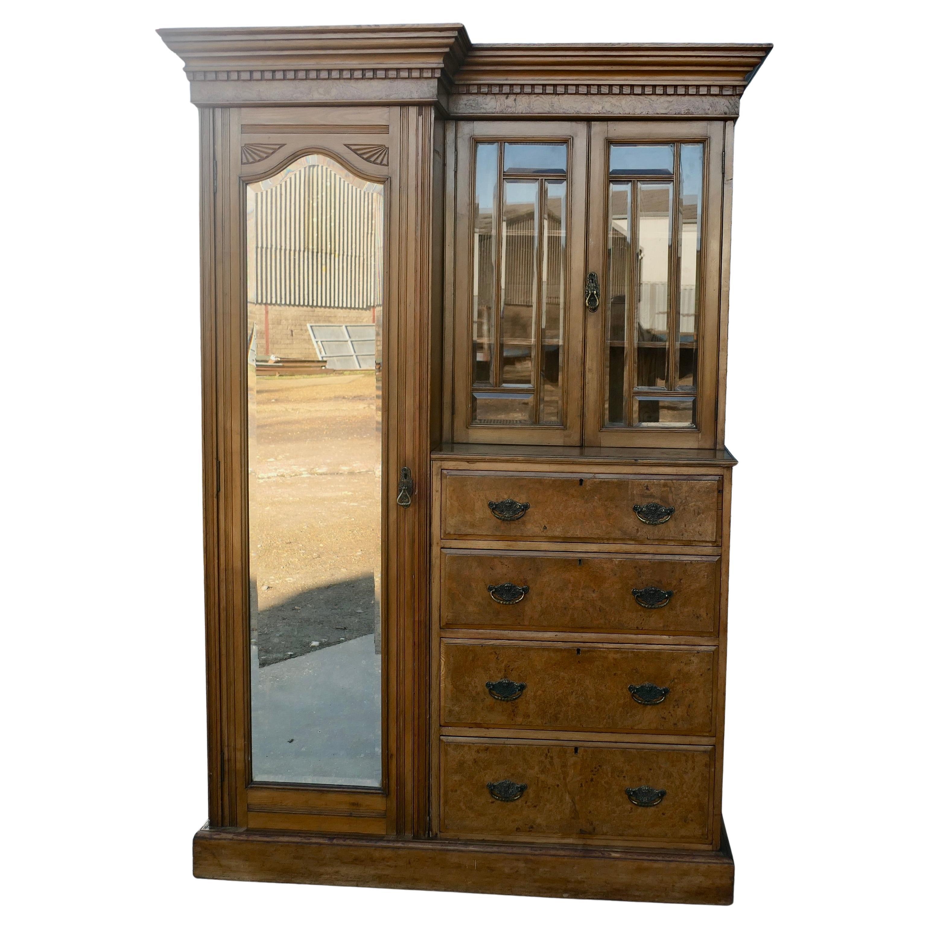 Ein charmanter Einzelgarderobenschrank Compactum in Esche und Nussbaum