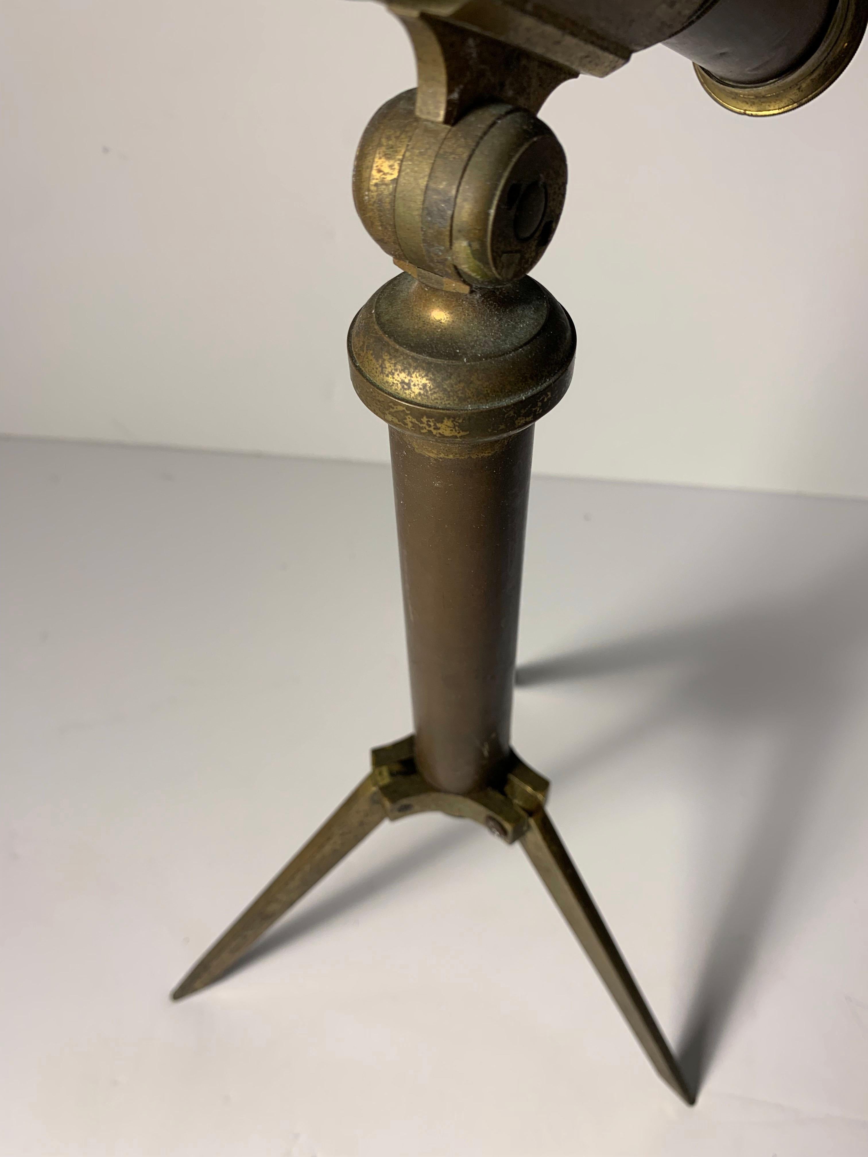 Charming Vintage Gentleman's Library Telescope In Fair Condition For Sale In Chicago, IL