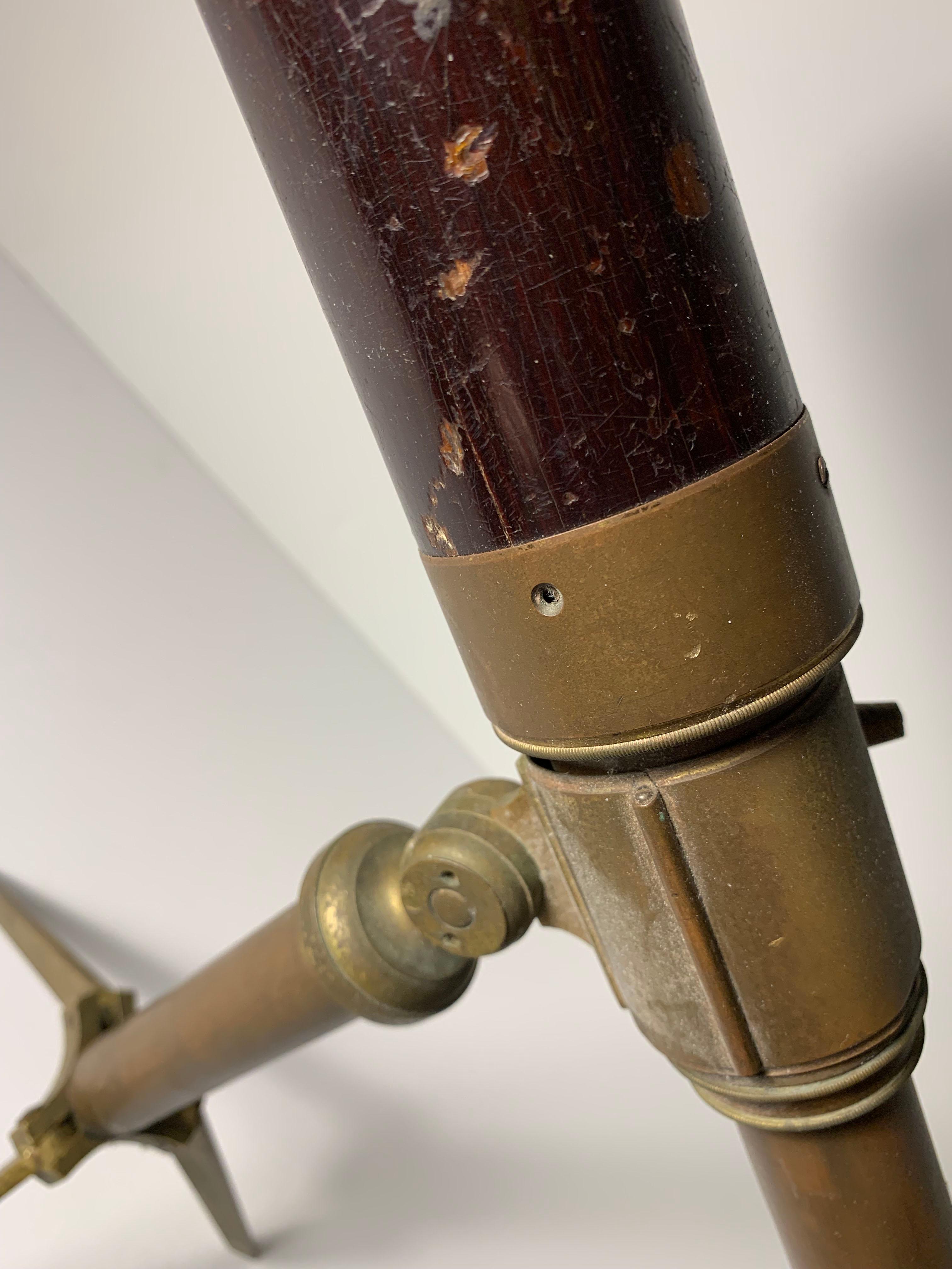 Brass Charming Vintage Gentleman's Library Telescope For Sale