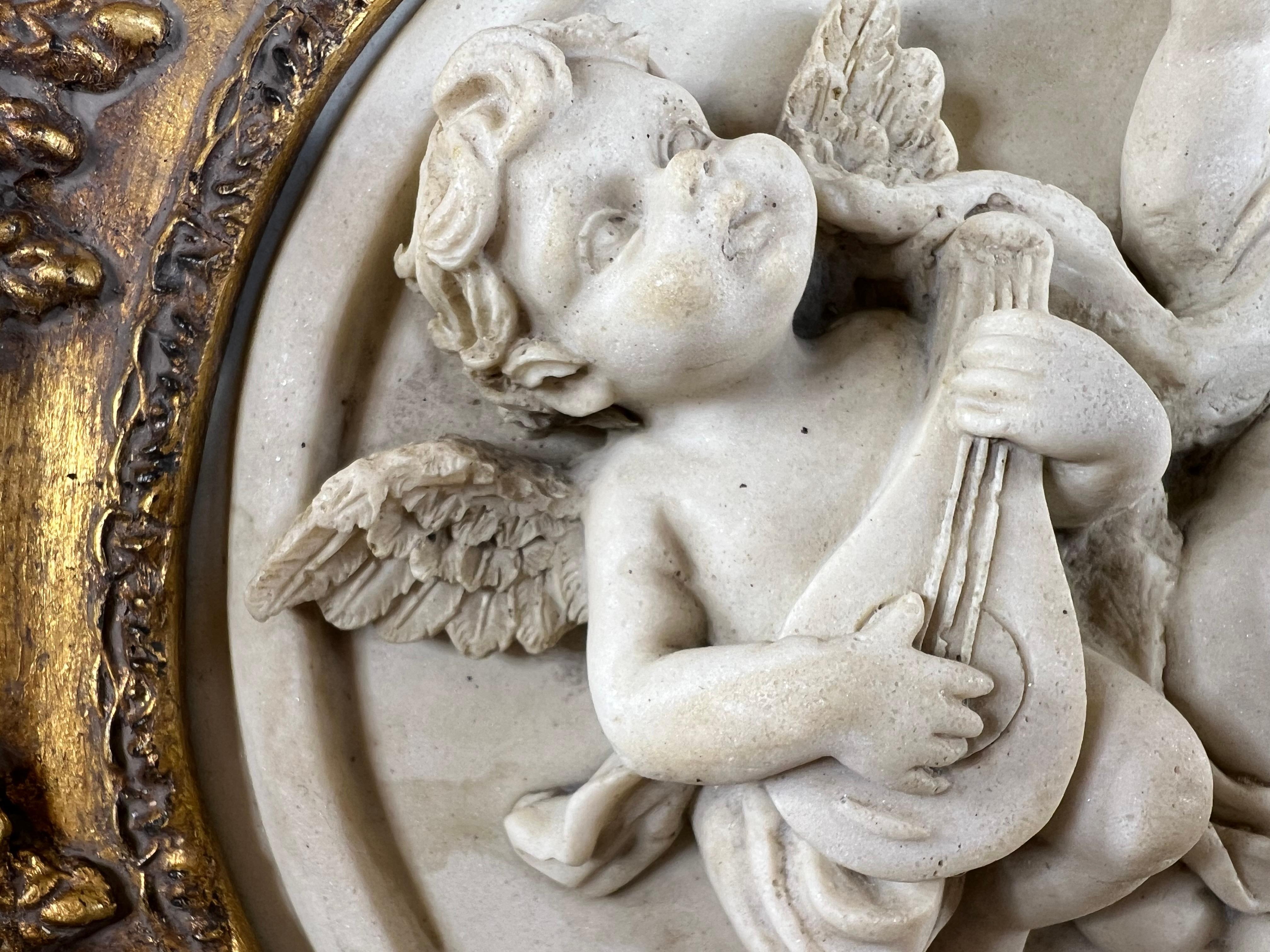 Una apreciada obra maestra: Medallón victoriano con putti de la familia Wyon Rococó en venta