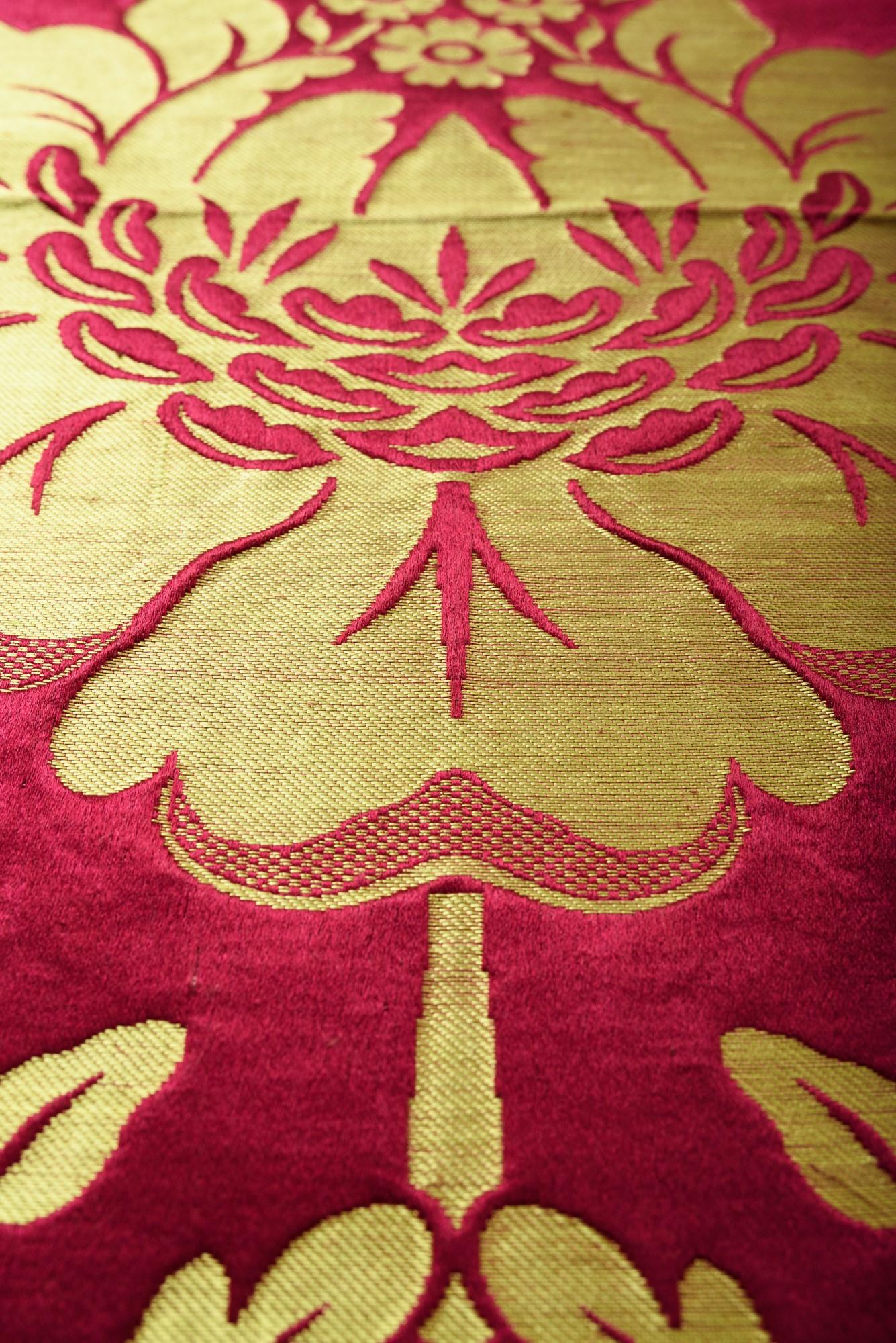 Pantalon de lampe en soie à motif de cerisier et or jaune - Lyon ou Tours, circa 1870  en vente 5