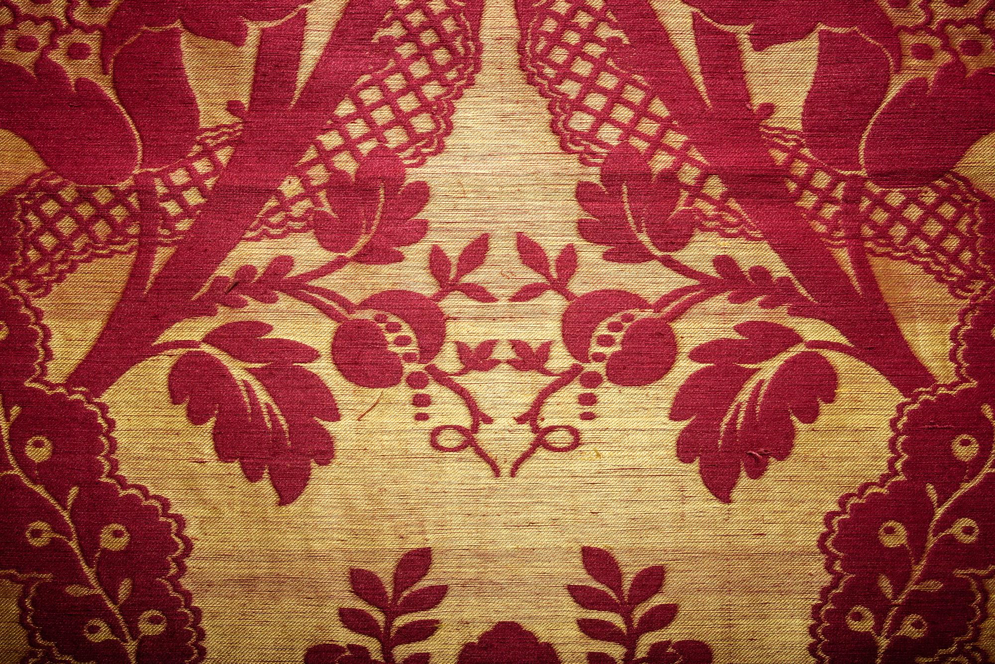 Pantalon de lampe en soie à motif de cerisier et or jaune - Lyon ou Tours, circa 1870  Unisexe en vente