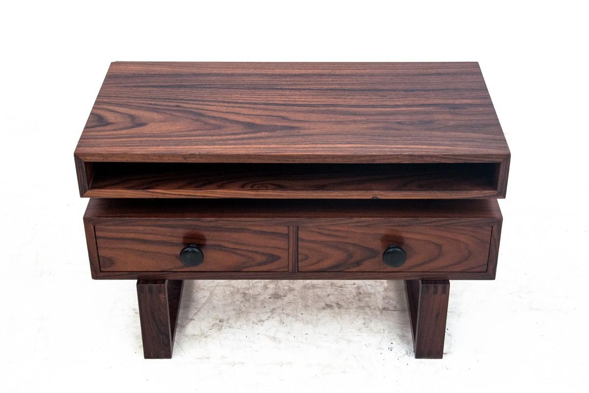 Européen Une commode avec miroir, design danois, années 1960 en vente