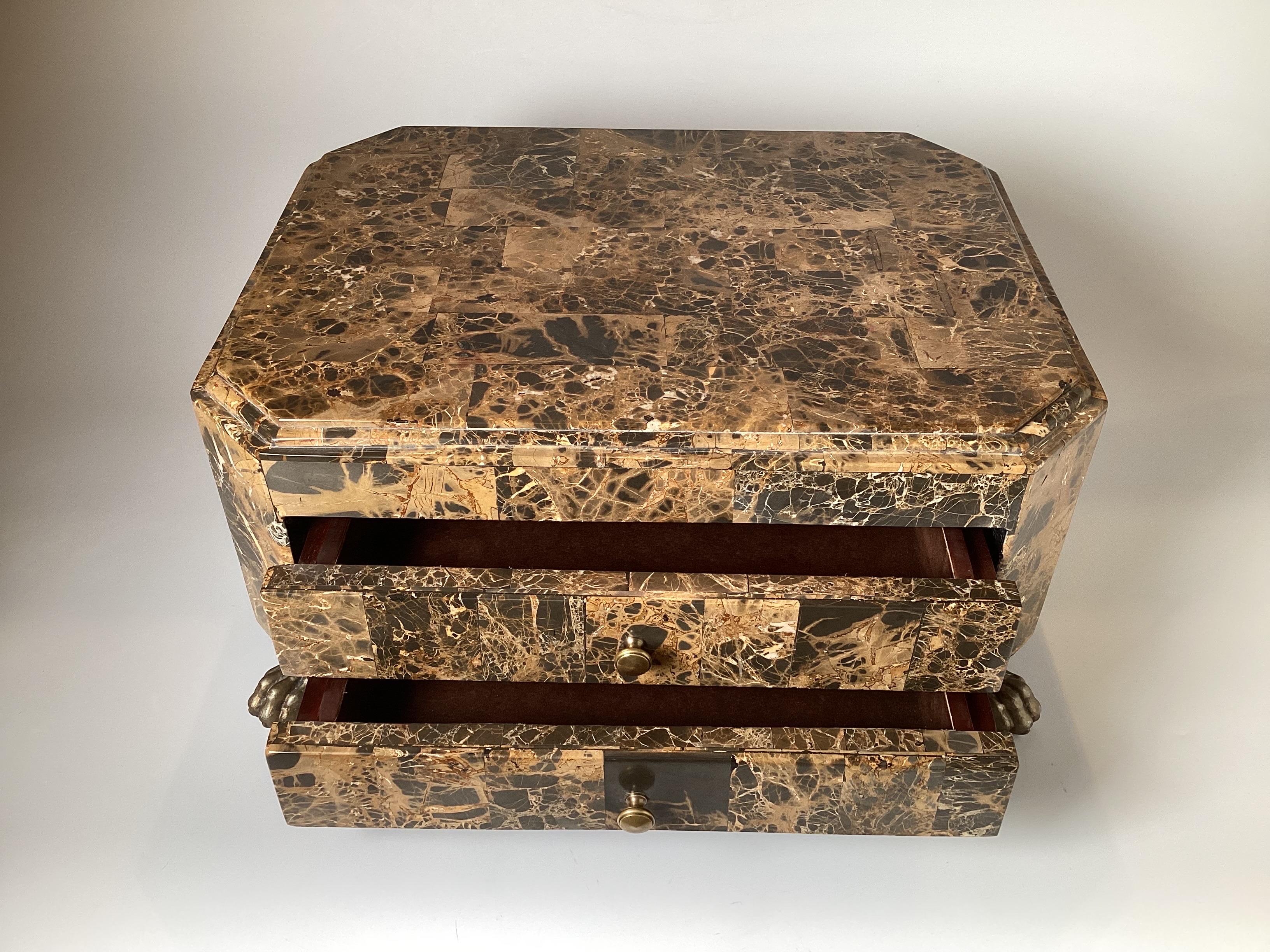 Fin du 20e siècle Boîte de table chic en pierre dure, attribuée à Maitland Smith  en vente