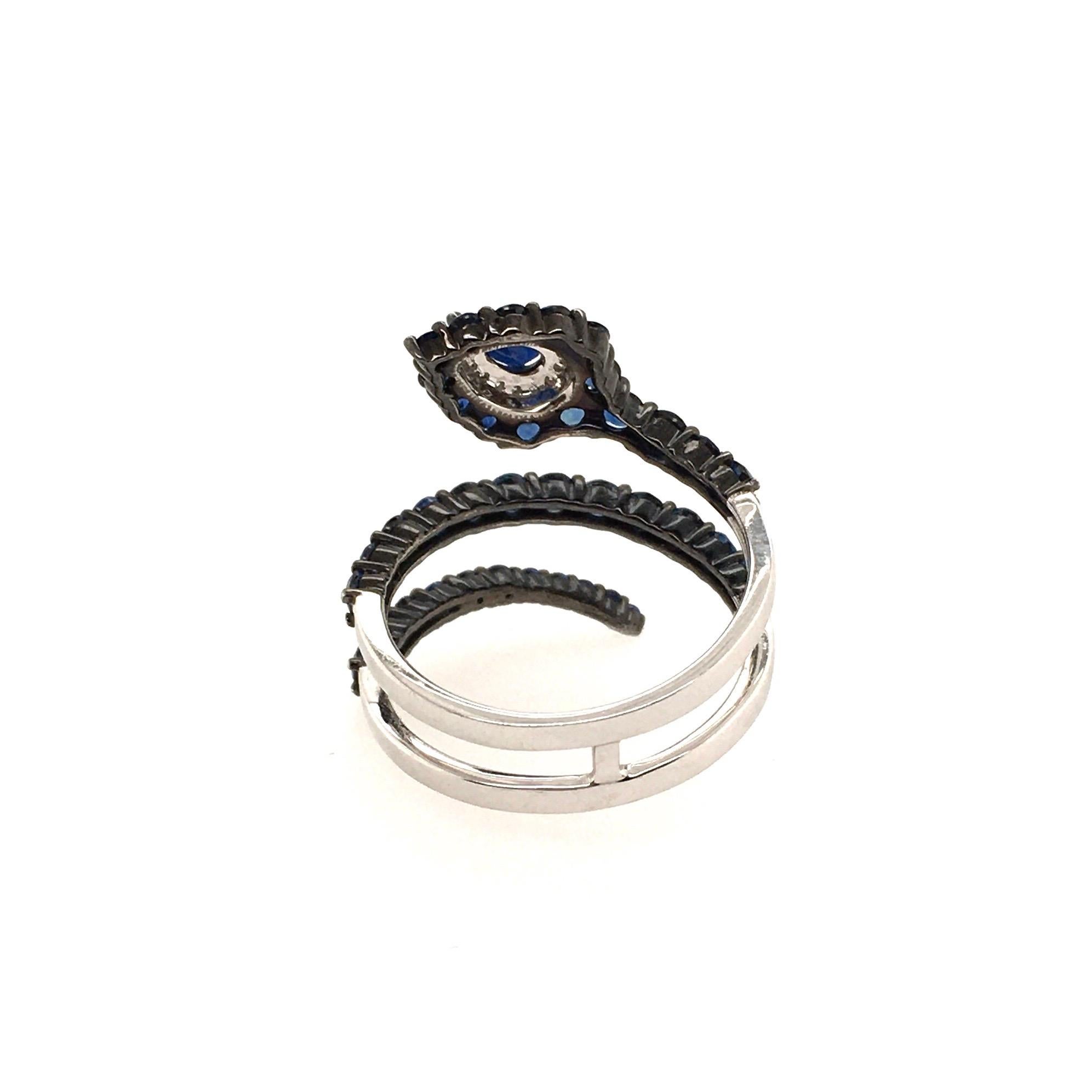 Chic Sapphire and Diamond Snake Ring In Excellent Condition In New York, NY