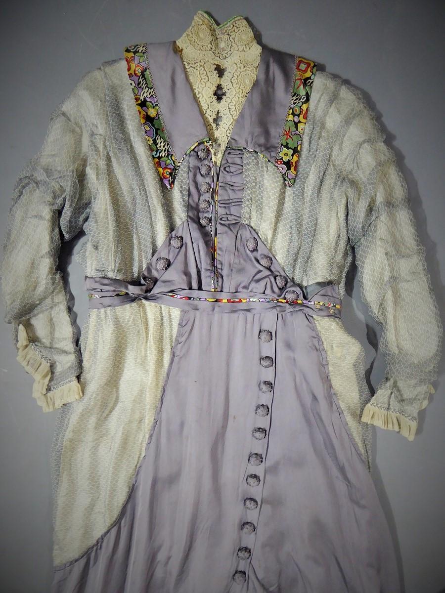 Robe de thé édouardienne en mousseline et satin imprimé - Angleterre Circa 1905 Bon état - En vente à Toulon, FR