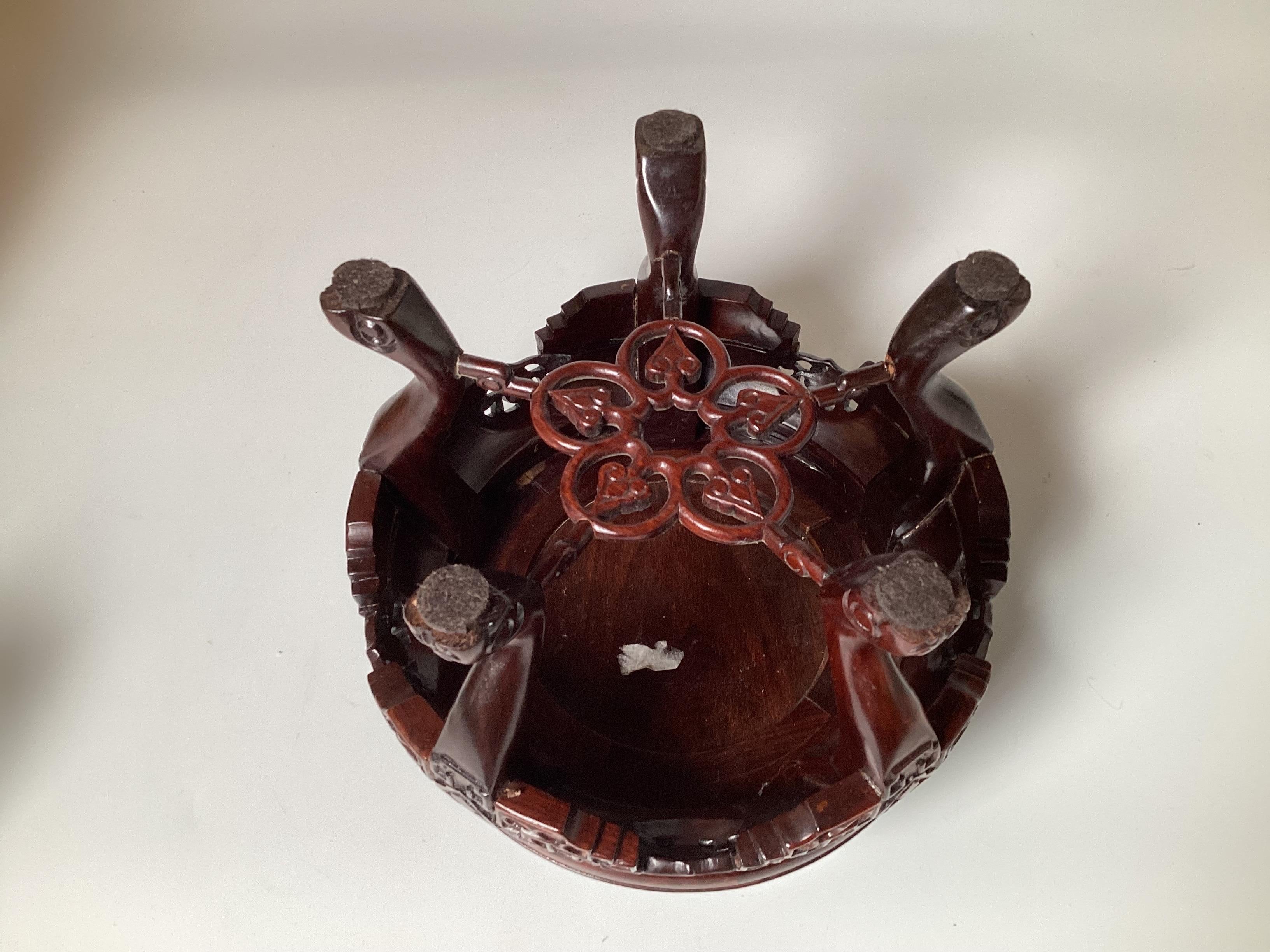 A Chinese Porcelain Temple Jar with Hand Carved Stand For Sale 3