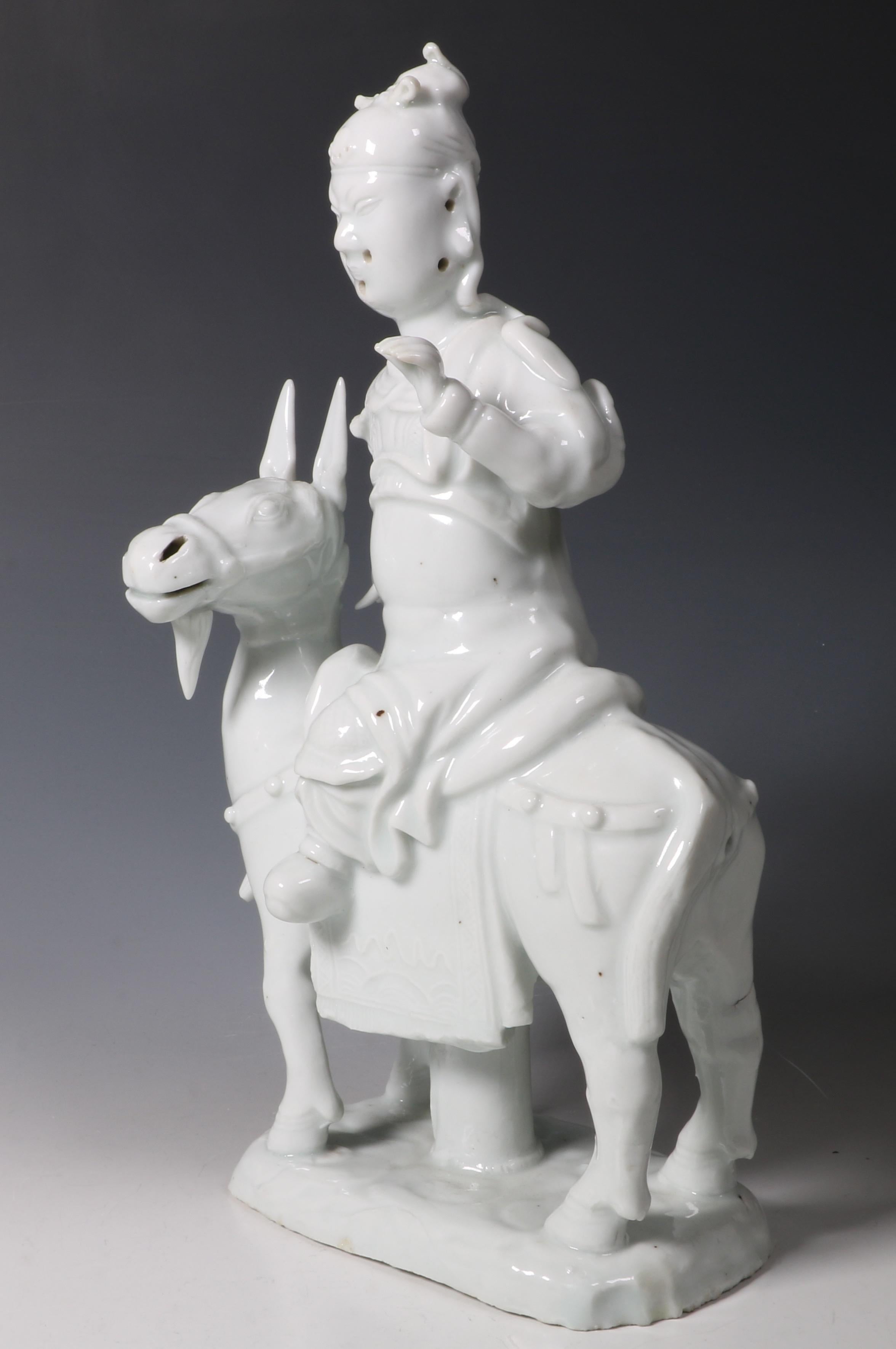 Chinese Porcelain Blanc de Chine Figure of Guandi Kangxi, Late 17th Century For Sale 1