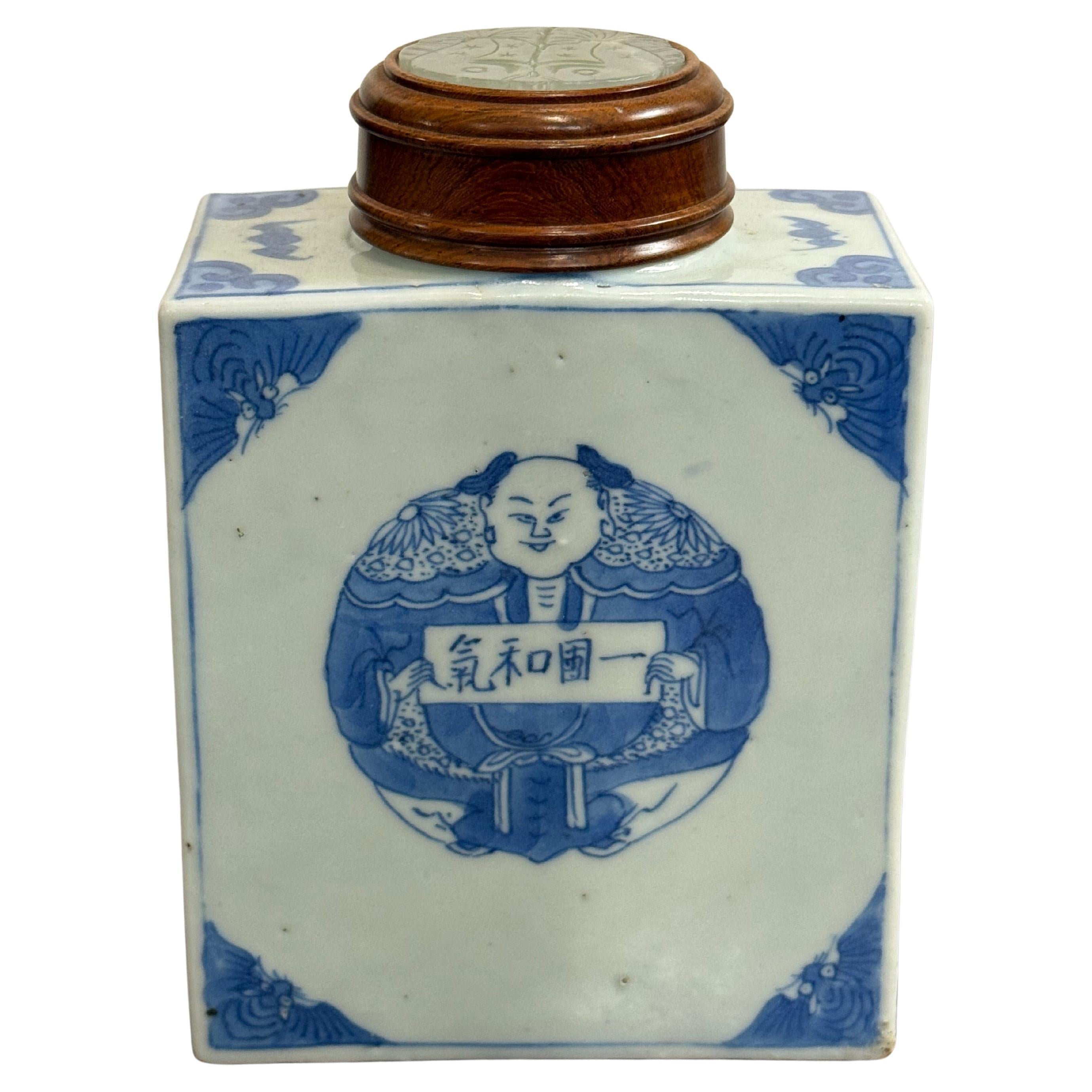 Eine chinesische Teedose mit blauem und weißem Deckel, 19. im Angebot