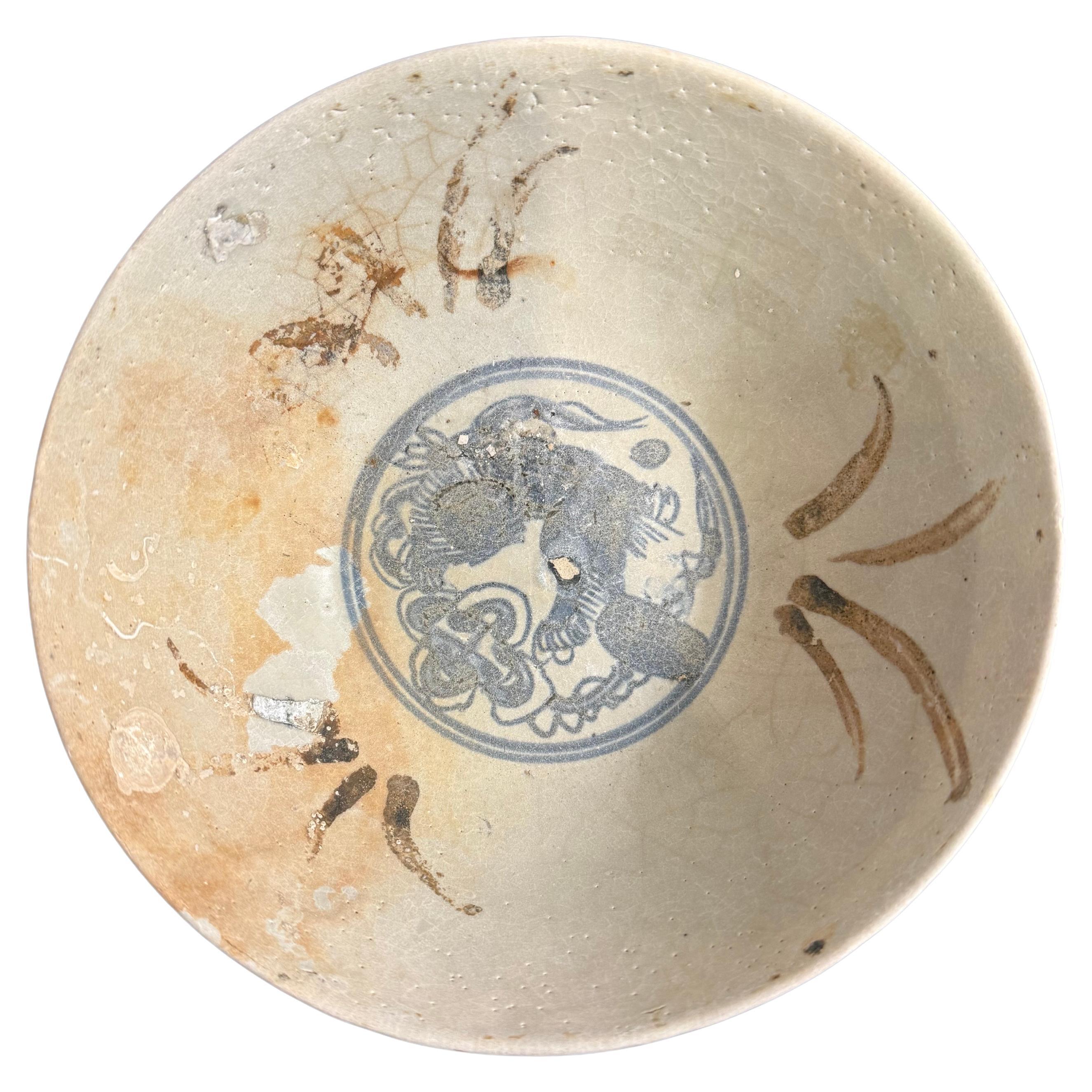 Un cuenco chino de porcelana azul y blanca, dinastía Ming, siglo XVII