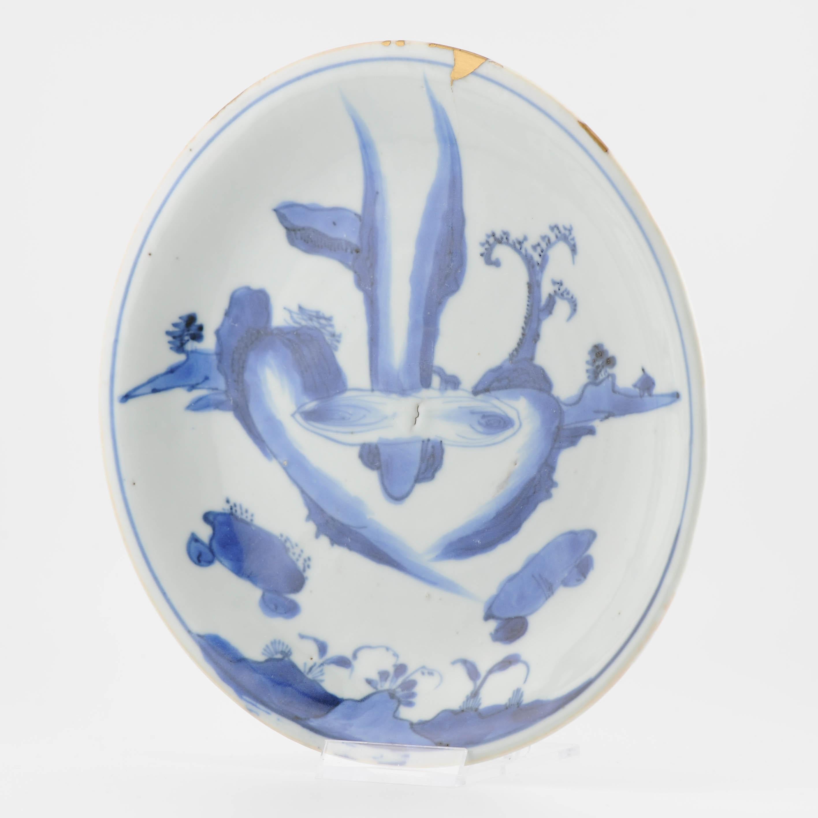 A Chinese blue and white porcelain Dish of beautiful shape and design. With a st For Sale 1