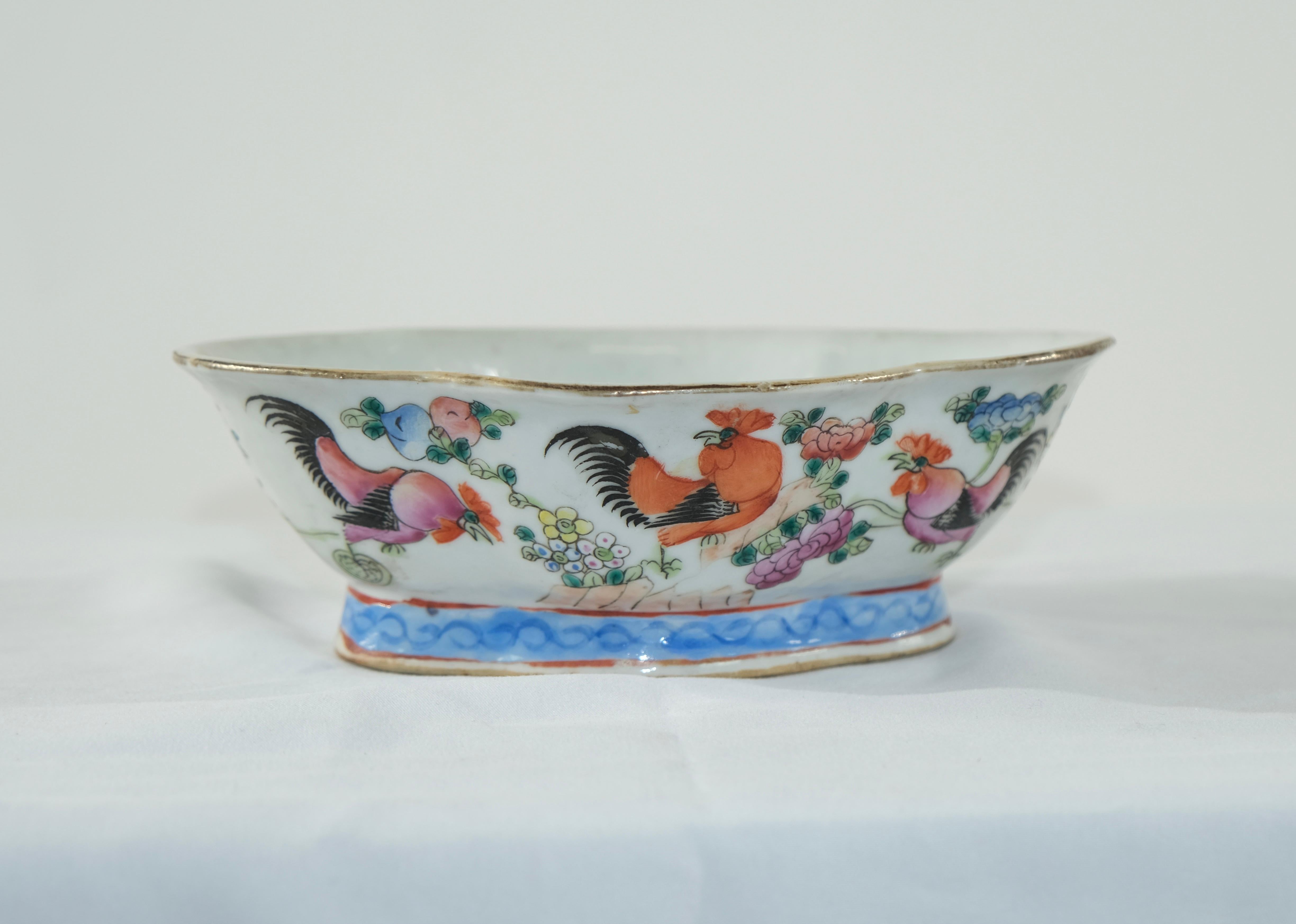 Hand-Painted Chinese Bowl, Fa, ille Rose with Motives of Roosters