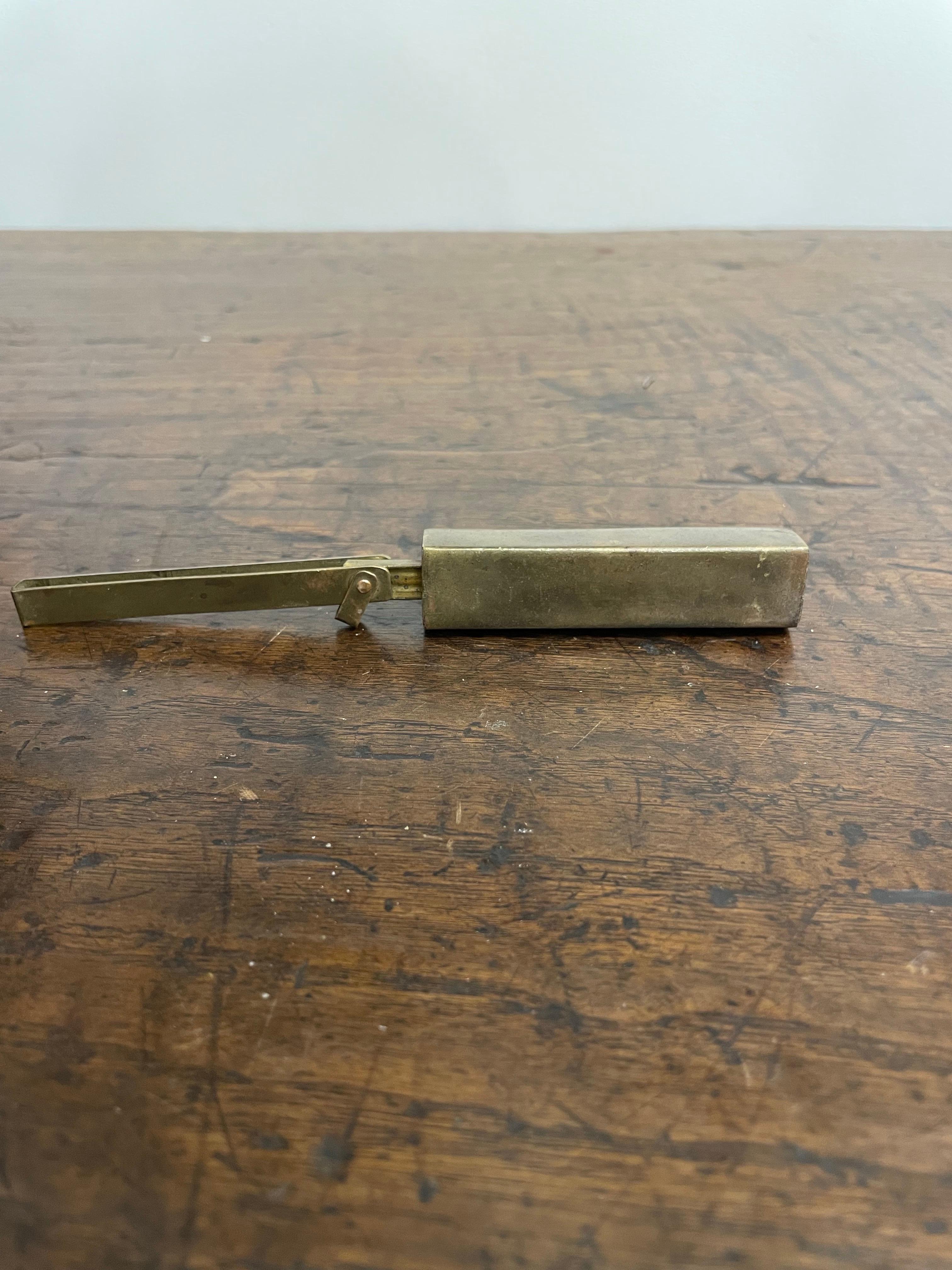 A Chinese Brass Etched Lock with Key, Early 20th Century In Good Condition For Sale In ARMADALE, VIC