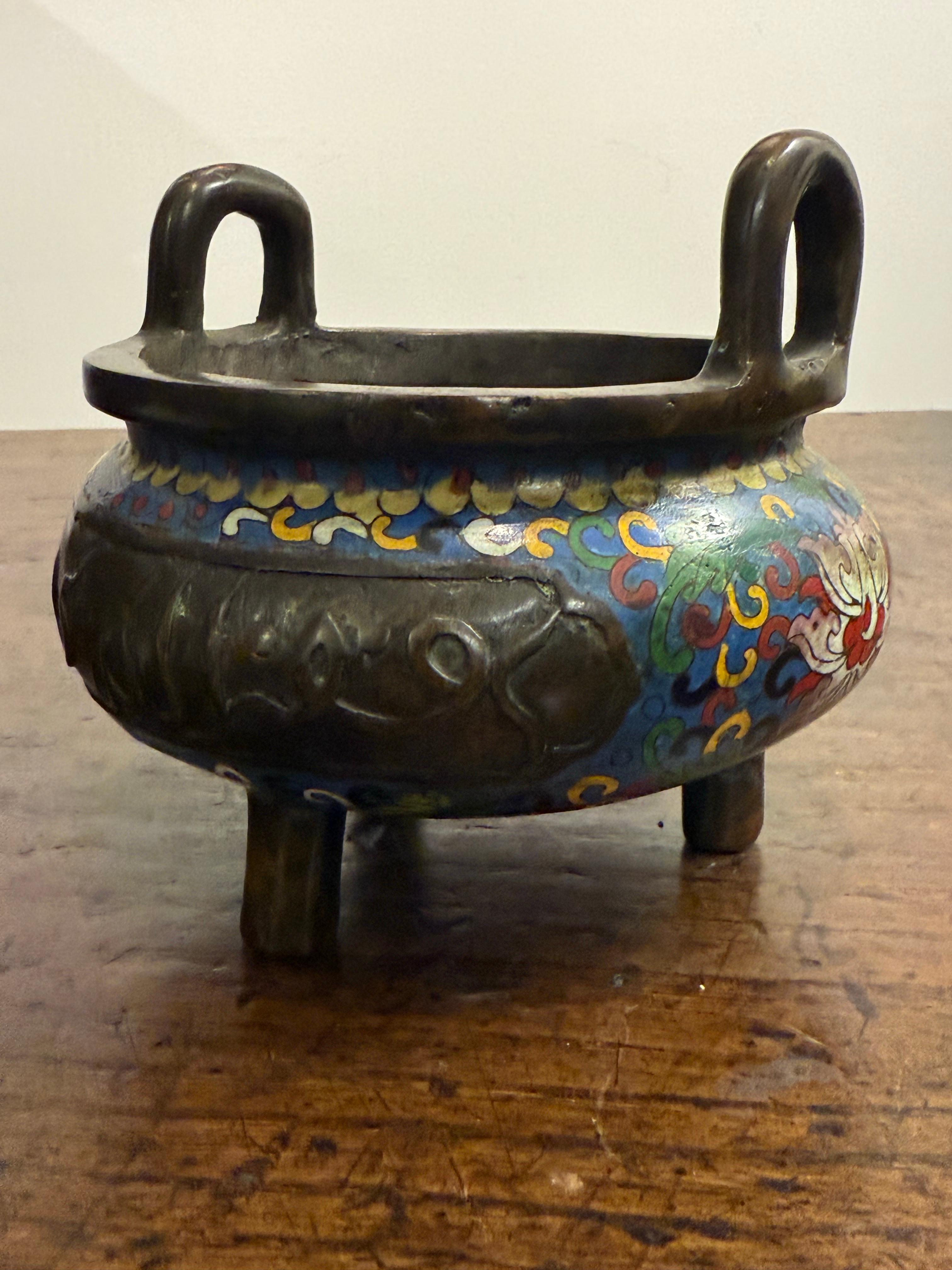 Cinese Bruciaincenso cinese in bronzo con smalto cloisonné, XIX secolo in vendita