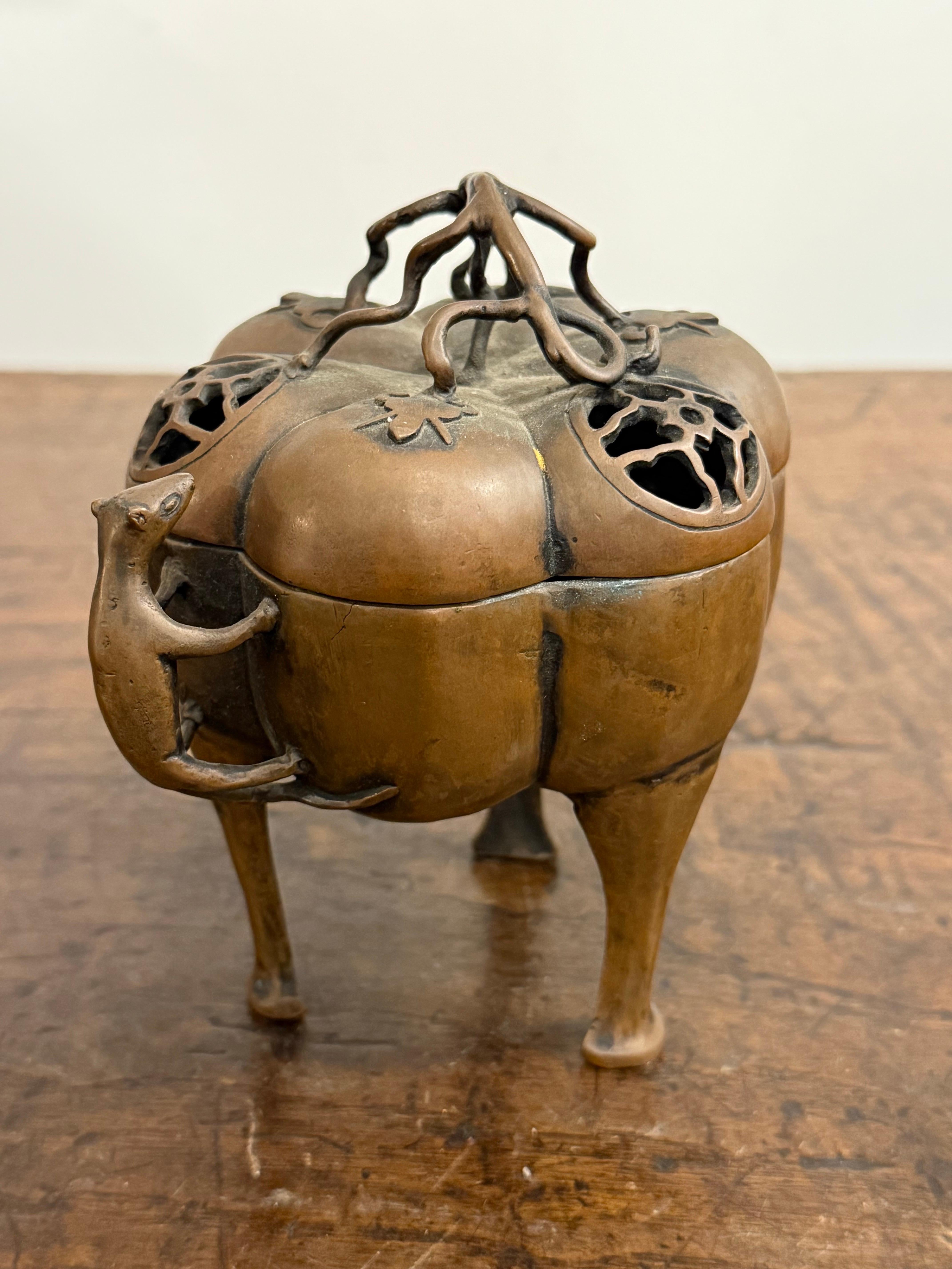 Censer cinese con coperchio in bronzo, XIX secolo in vendita 1
