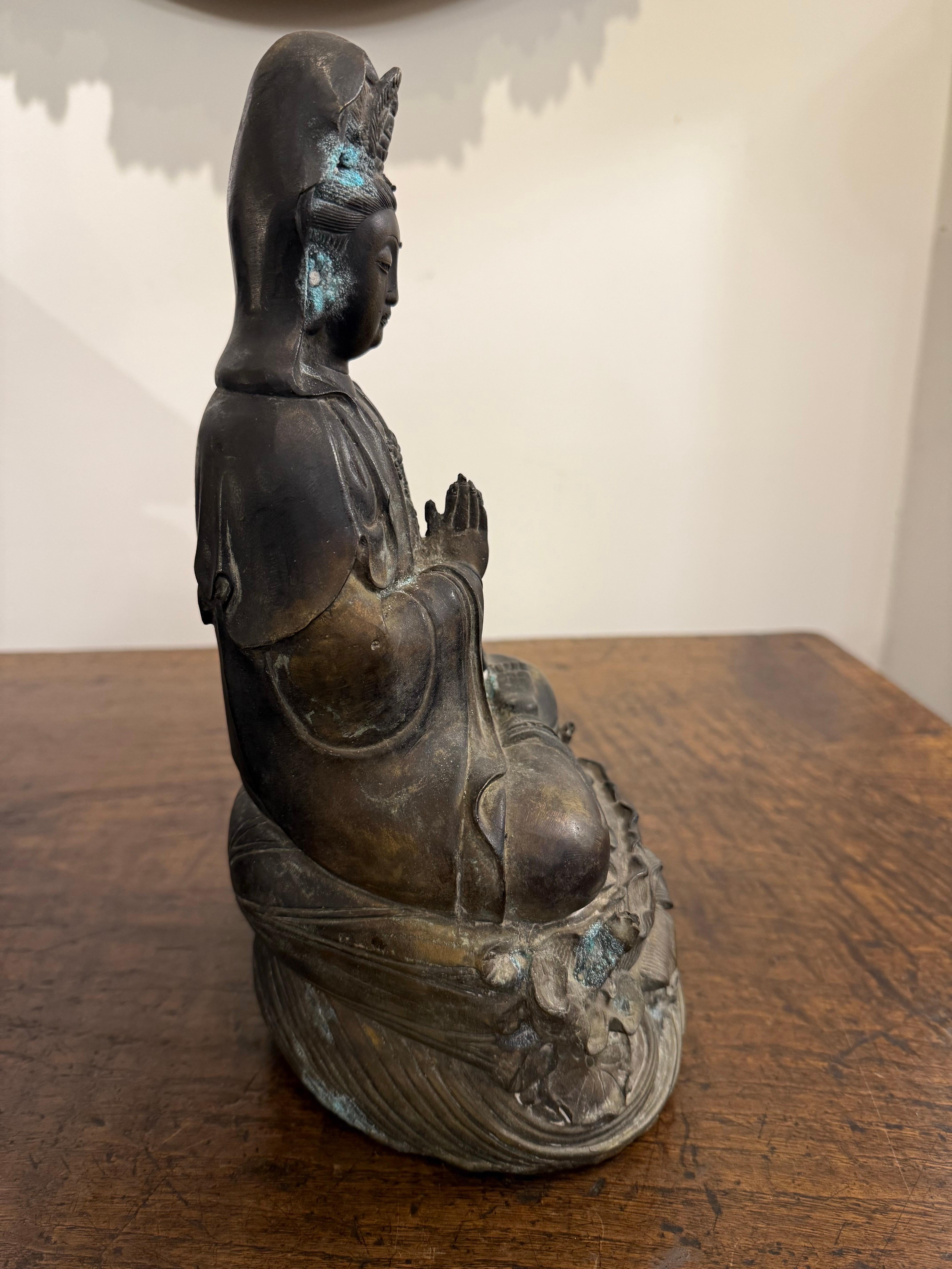 A Chinese Bronze Seated Guanyin, 19th Century For Sale 6