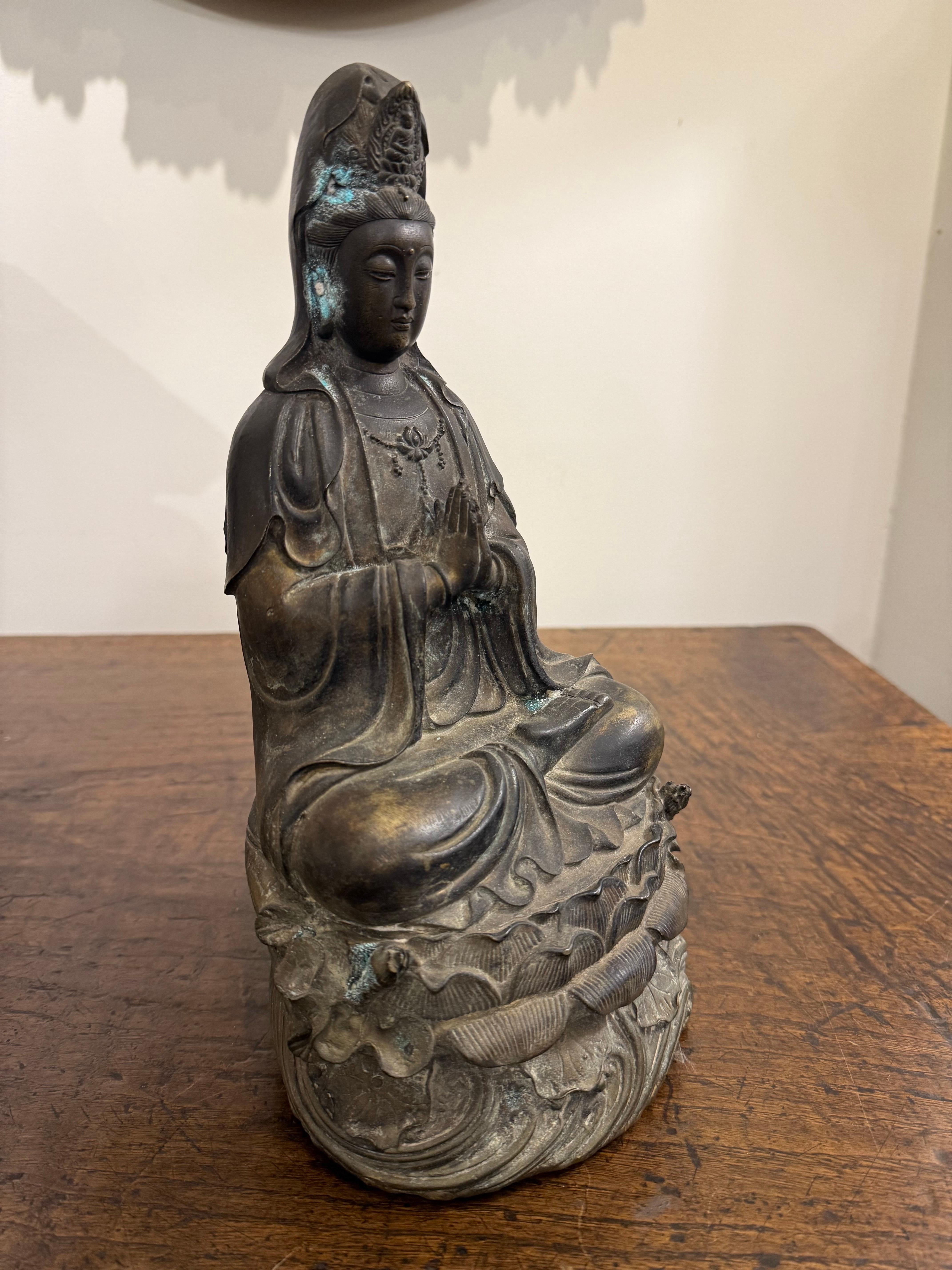A Chinese Bronze Seated Guanyin, 19th Century For Sale 7