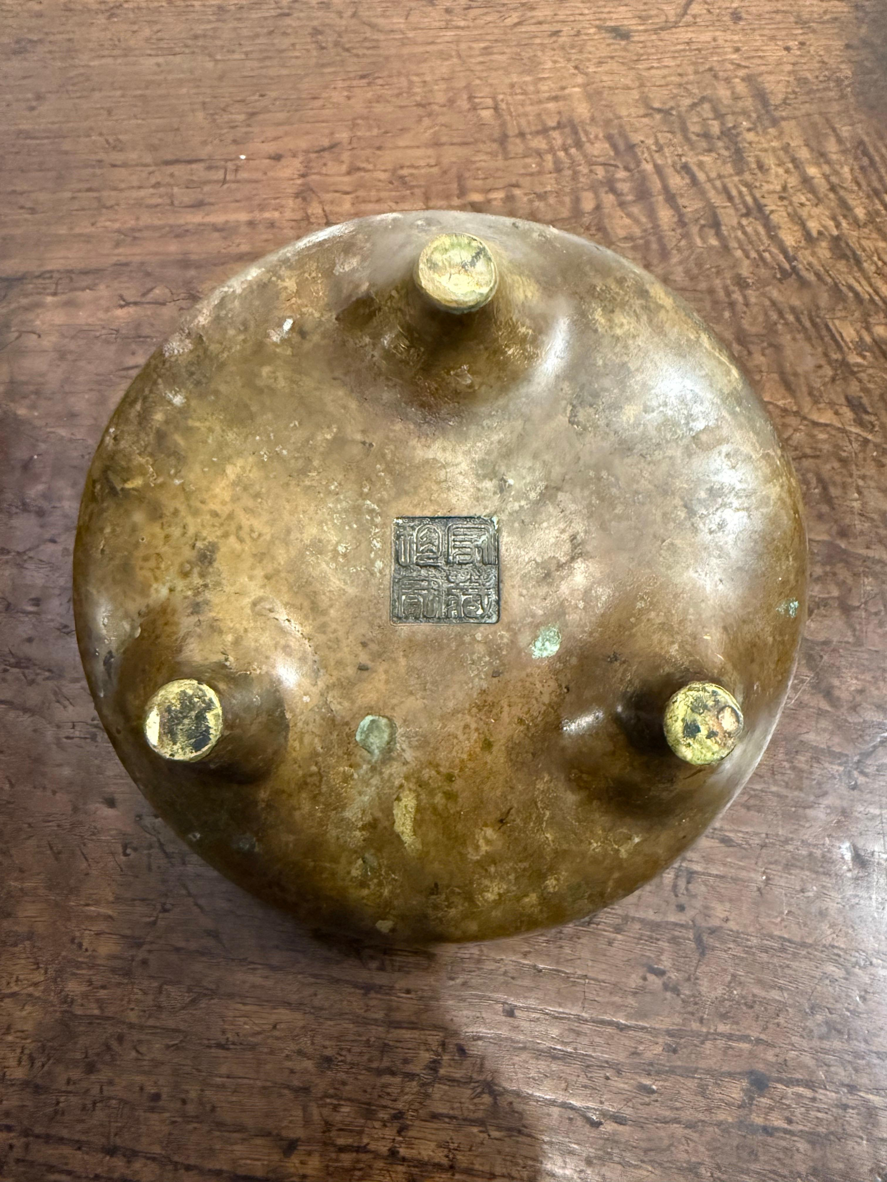 Incensiere tripode cinese in bronzo con marchio, XIX secolo in vendita 5
