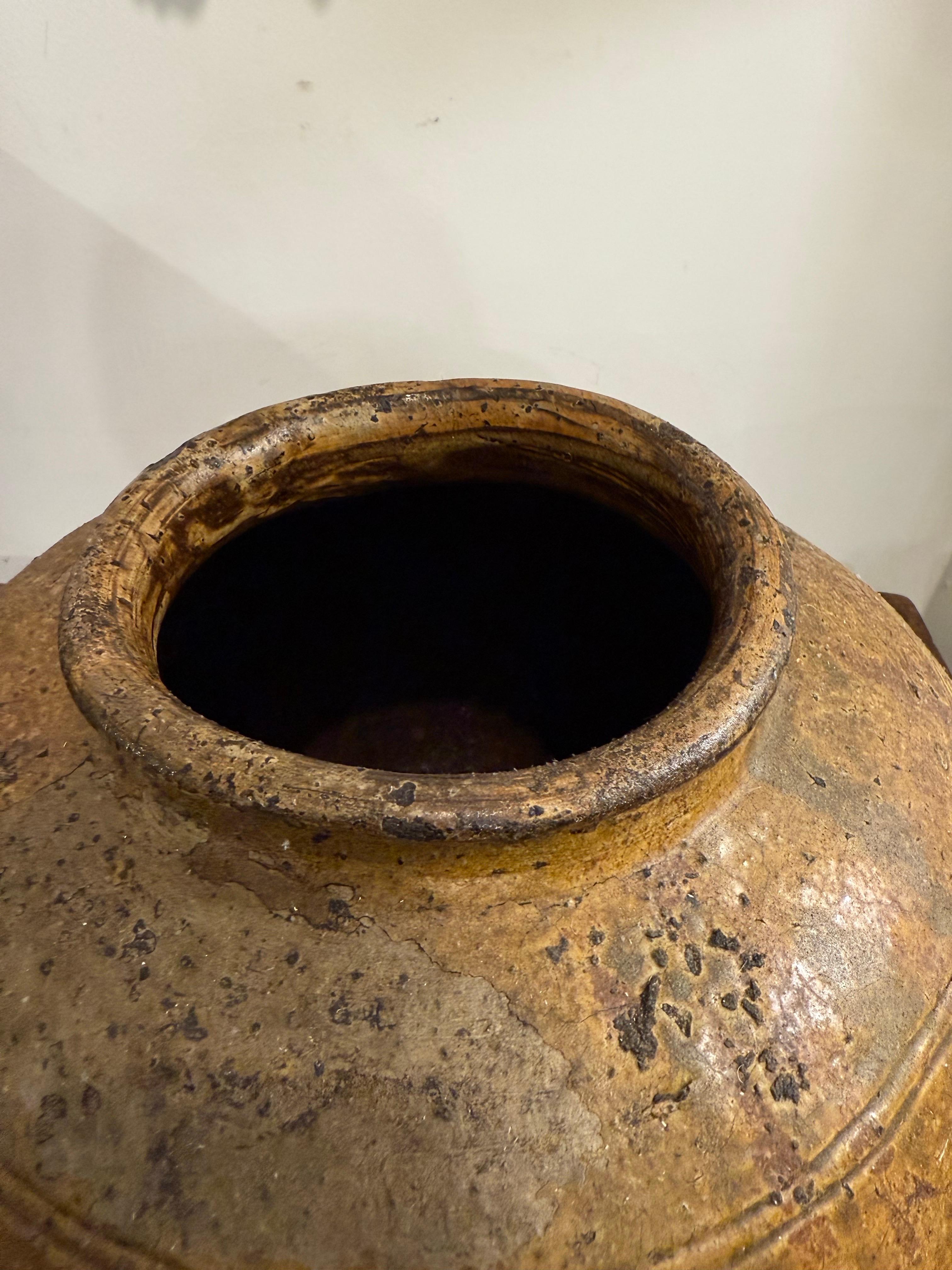 Jarre de stockage en Martaban à glaçure brune, dynastie Ming, XVIIe siècle en vente 3