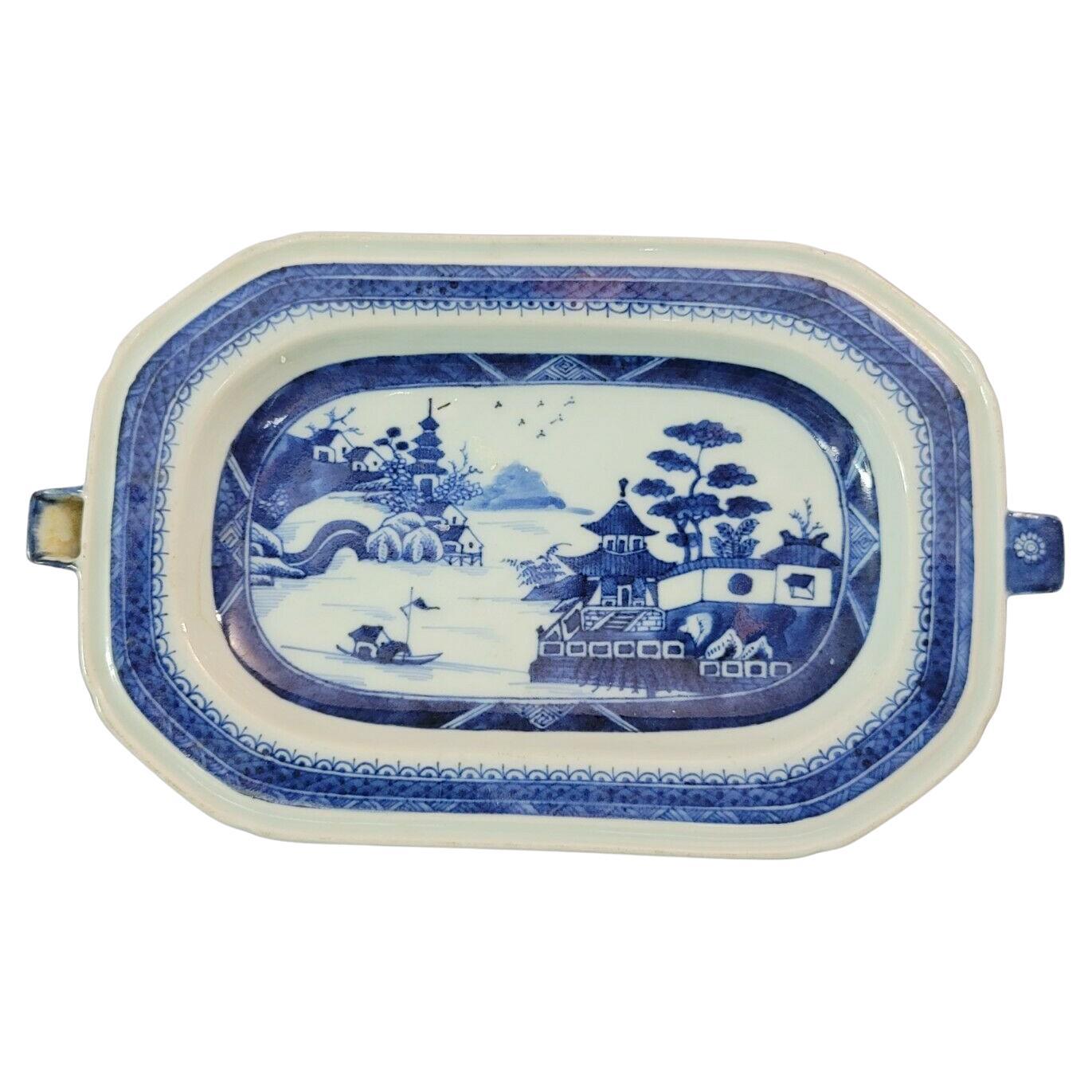 Assiette d'ambiance chinoise en porcelaine bleue et blanche de Canton B-007