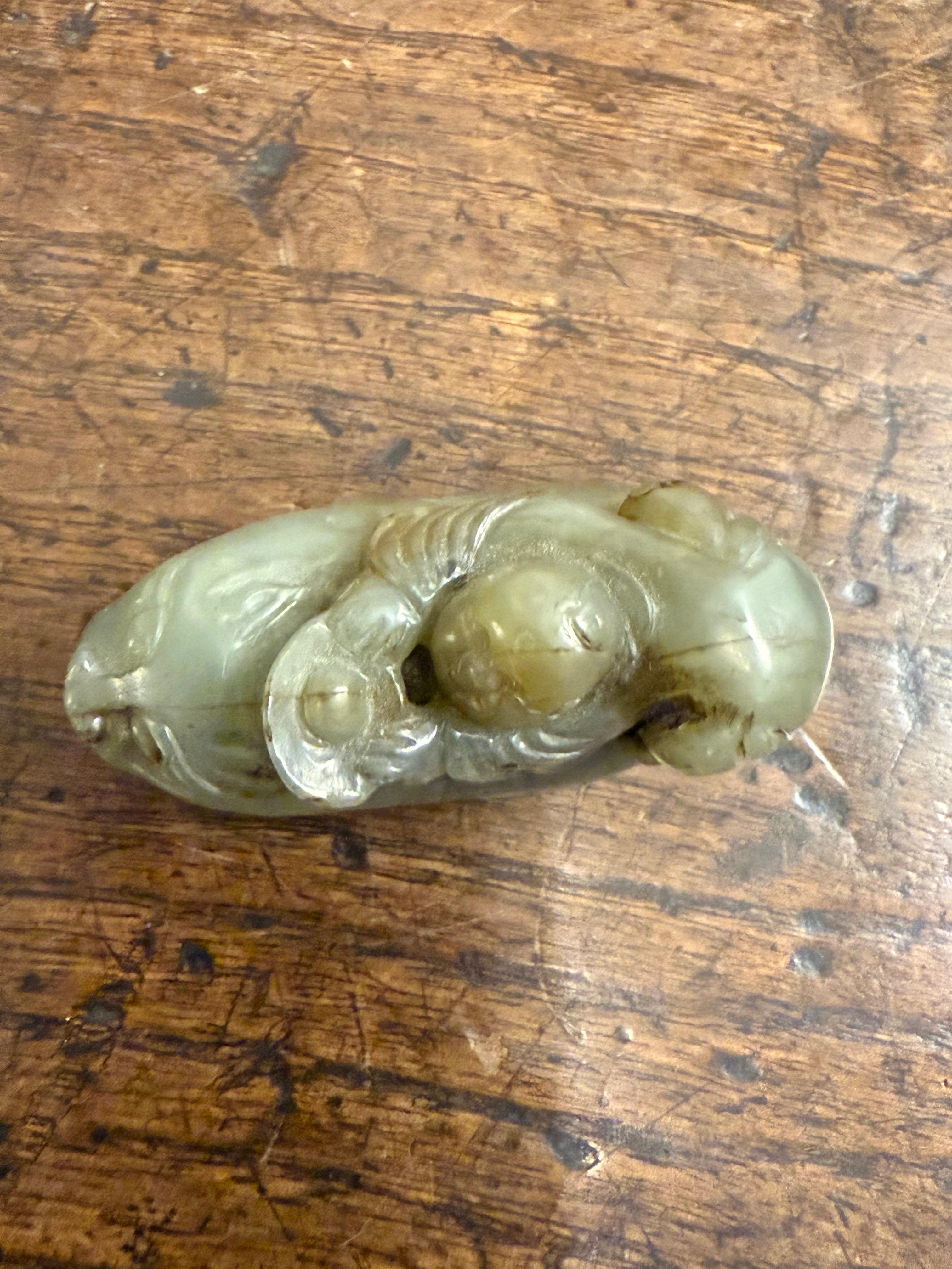 A Chinese Carved Celadon Jade of a Boy with a Buffalo, Early 20th Century in vendita 4