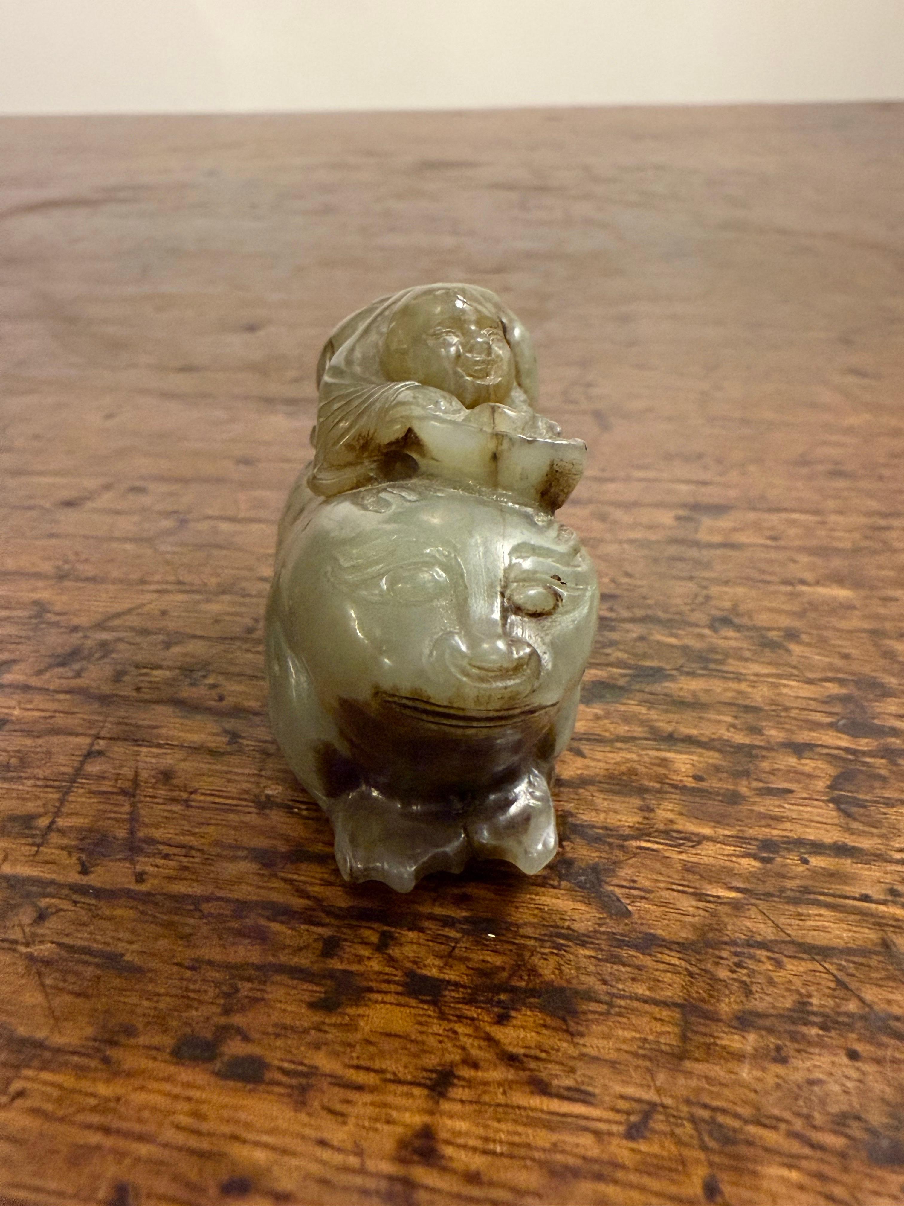 A Chinese Carved Celadon Jade of a Boy with a Buffalo, Early 20th Century in vendita 2