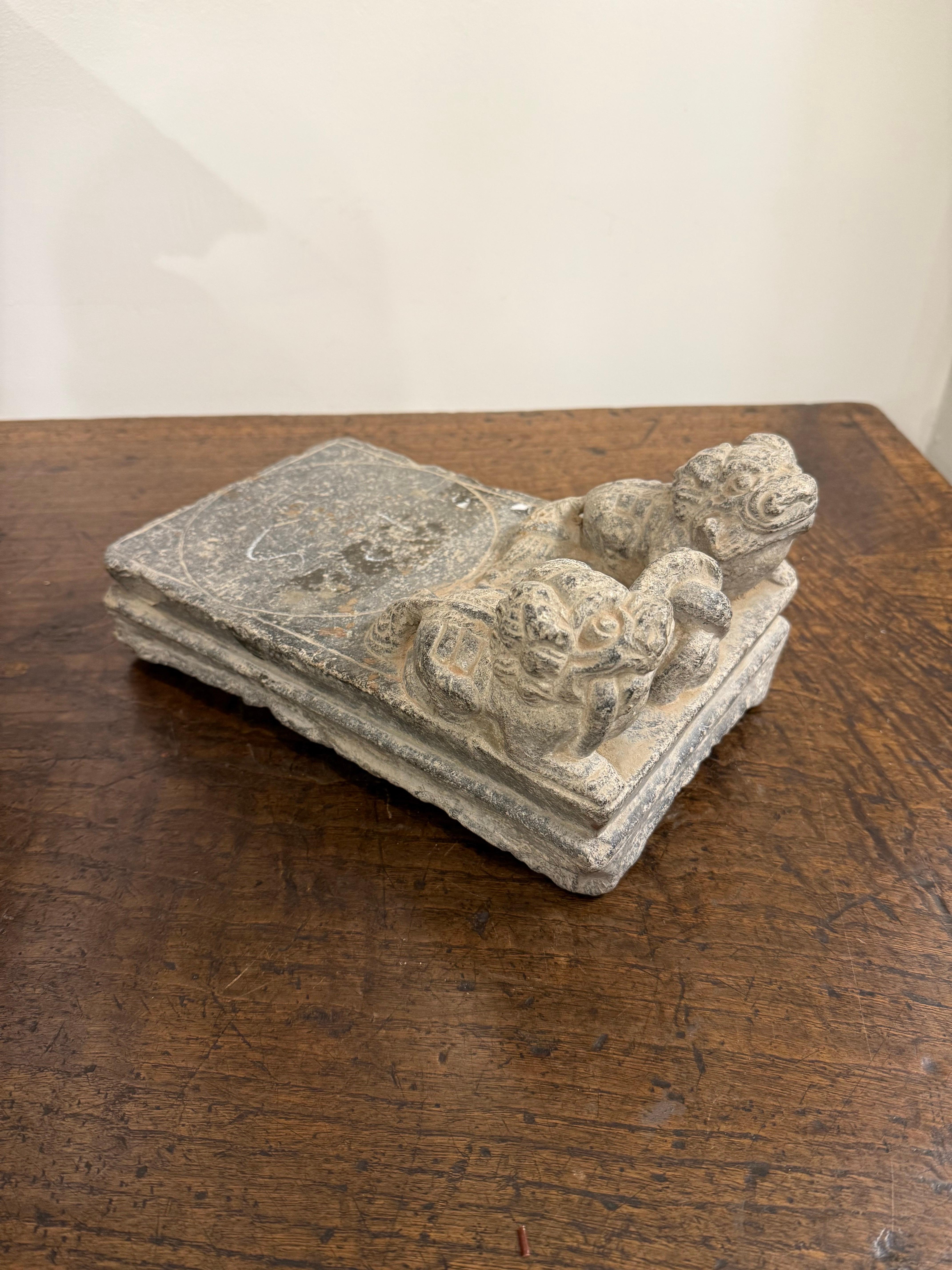 Pierre Encre sculptée chinoise, 18e siècle en vente