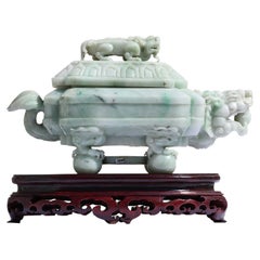 Boîte et couvercle en jade sculpté chinois
