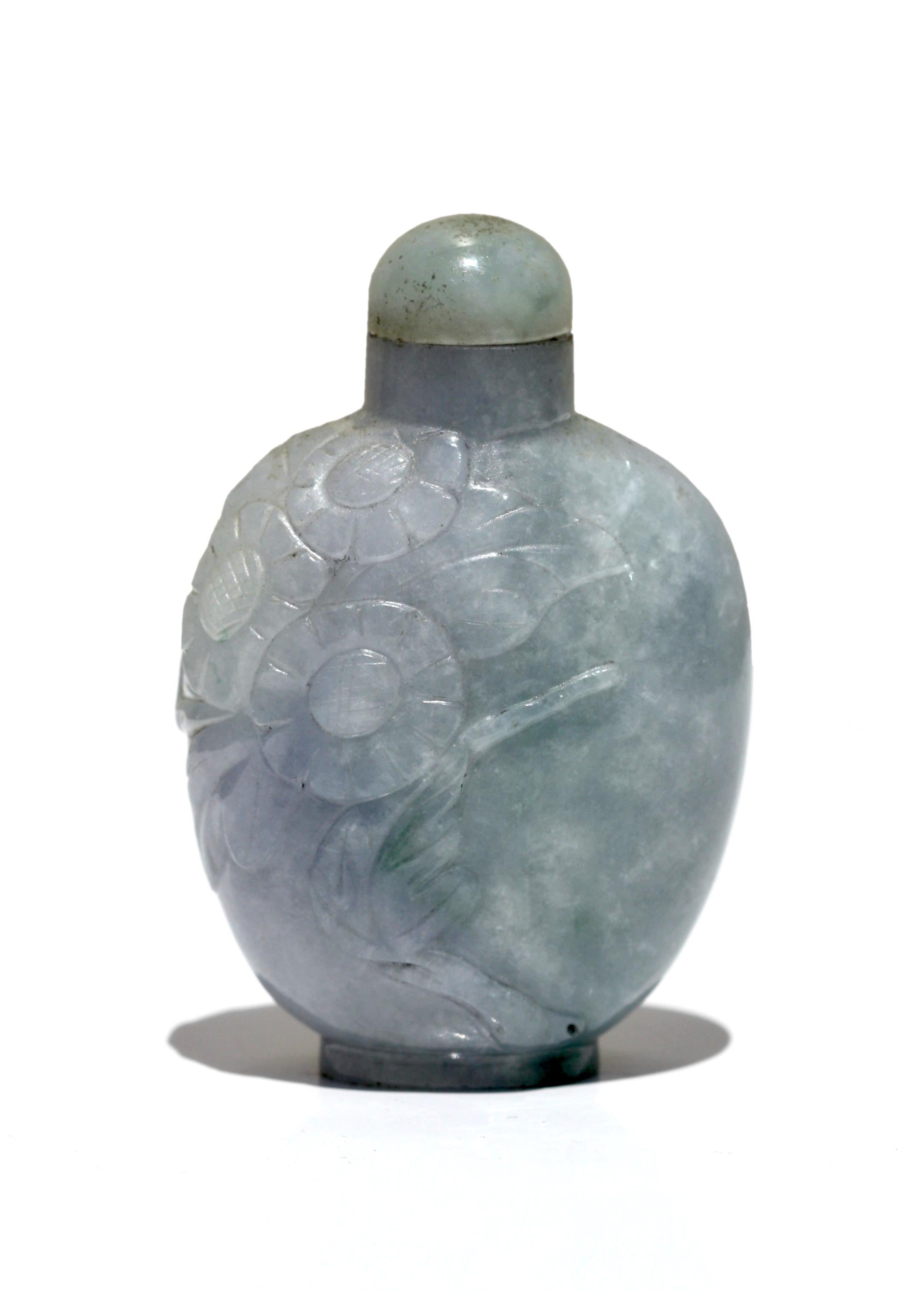 Chinese Carved Jade Snuff Bottle and Stopper 2