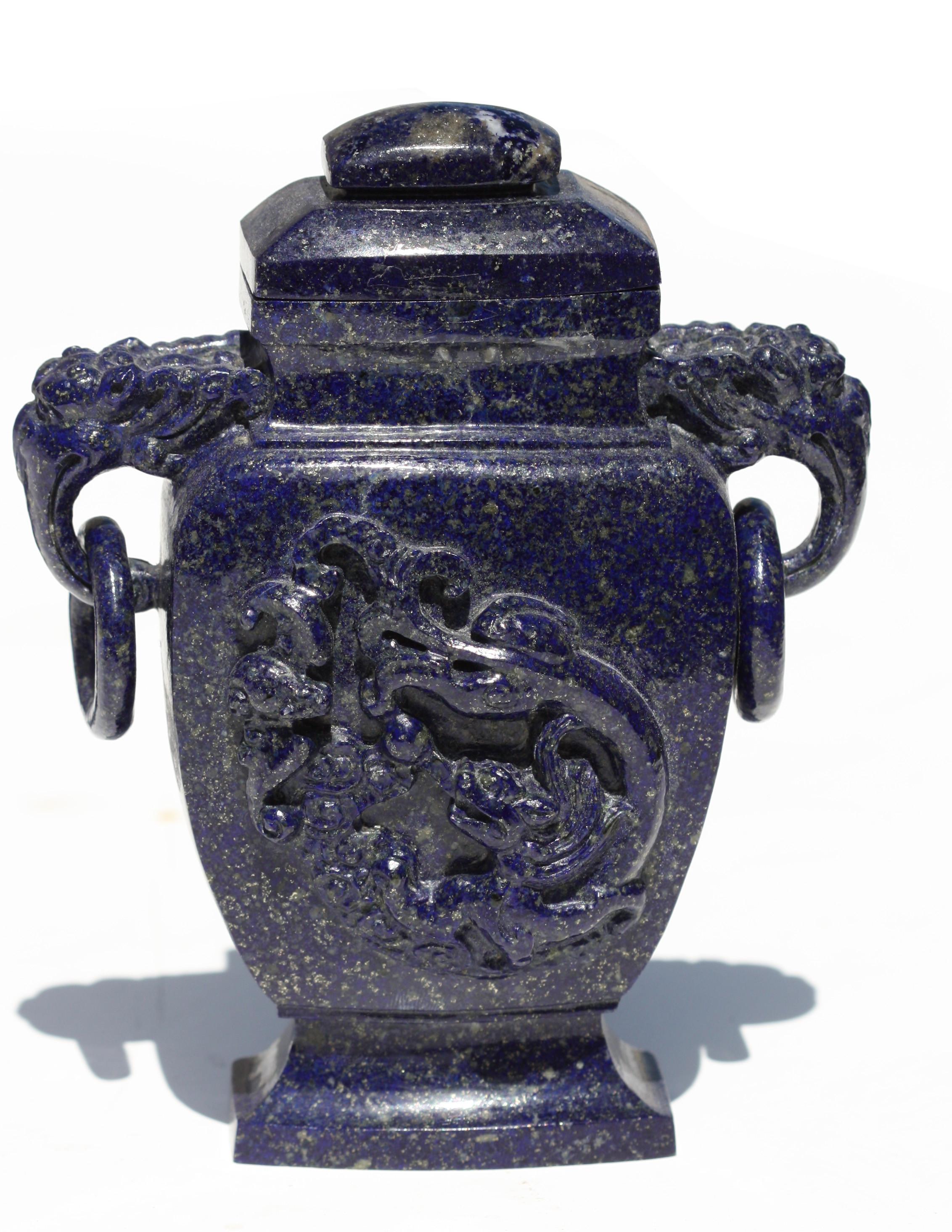 Chinesische geschnitzte Lapislazuli-Vase und Deckel aus China, 19. / 20. Jahrhundert im Angebot 2