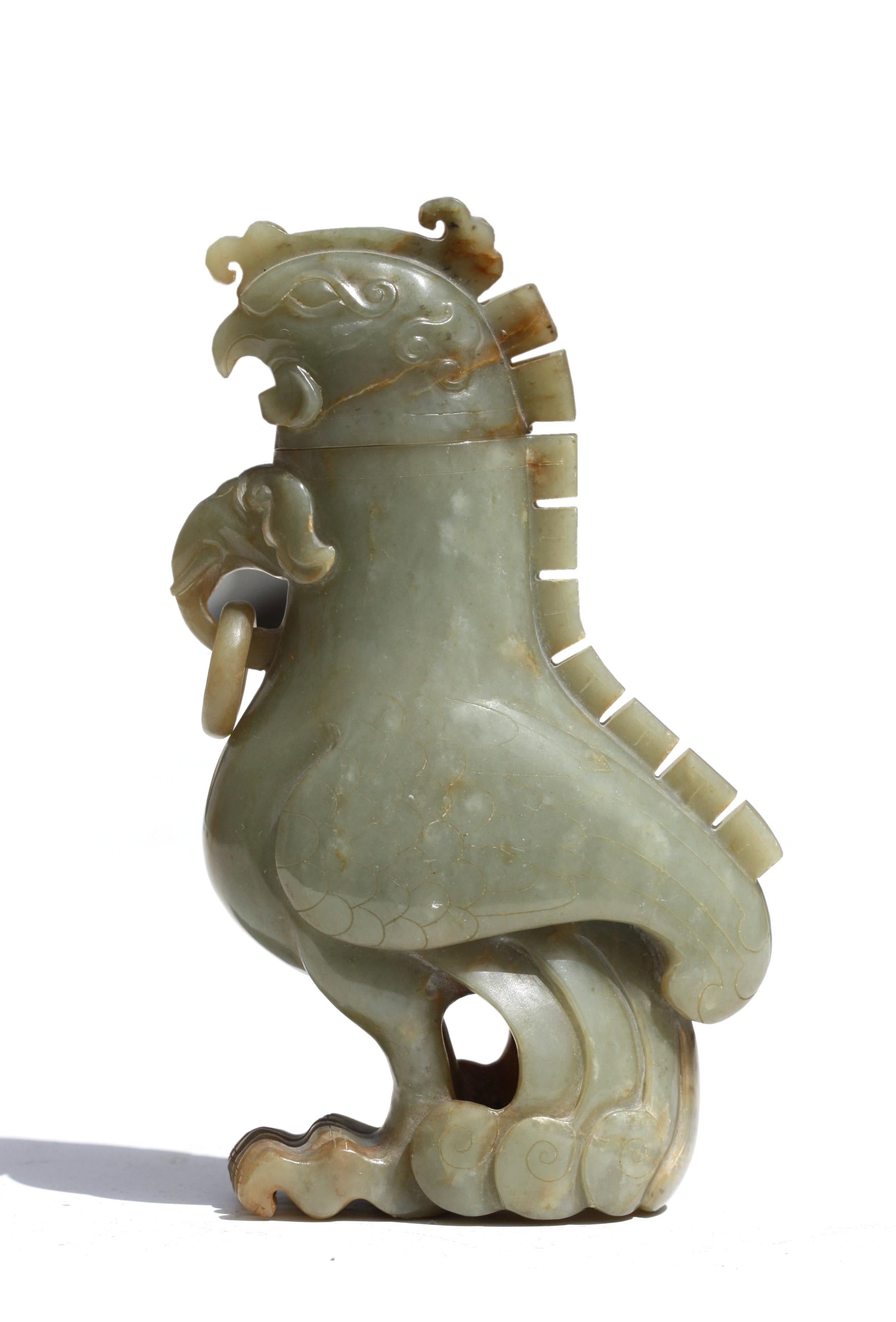 Vase et couvercle Caledon pâle sculpté de Chine en vente 2