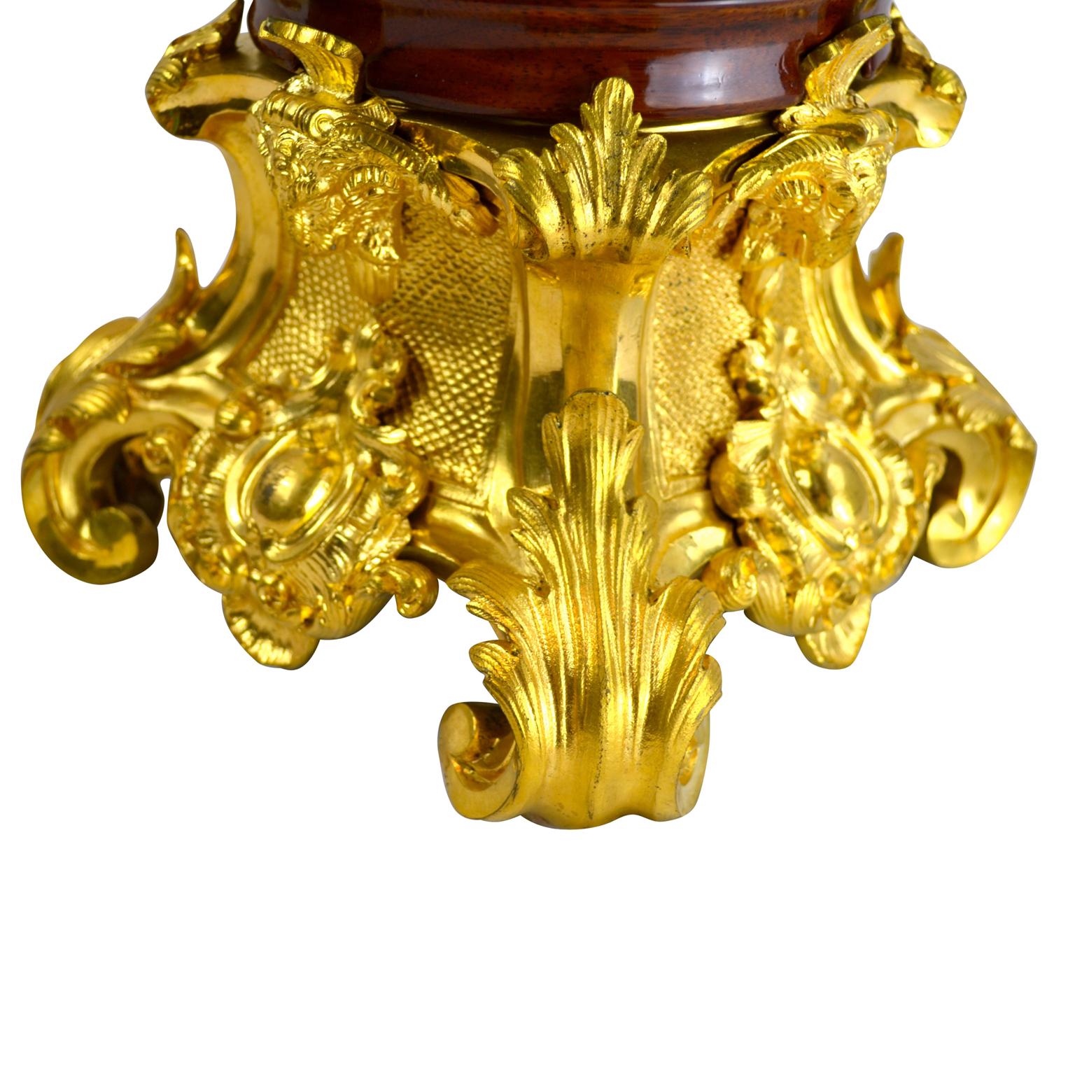 Chinois Lampe à vase céladon chinoise et socle en bronze doré français du XIXe siècle en vente