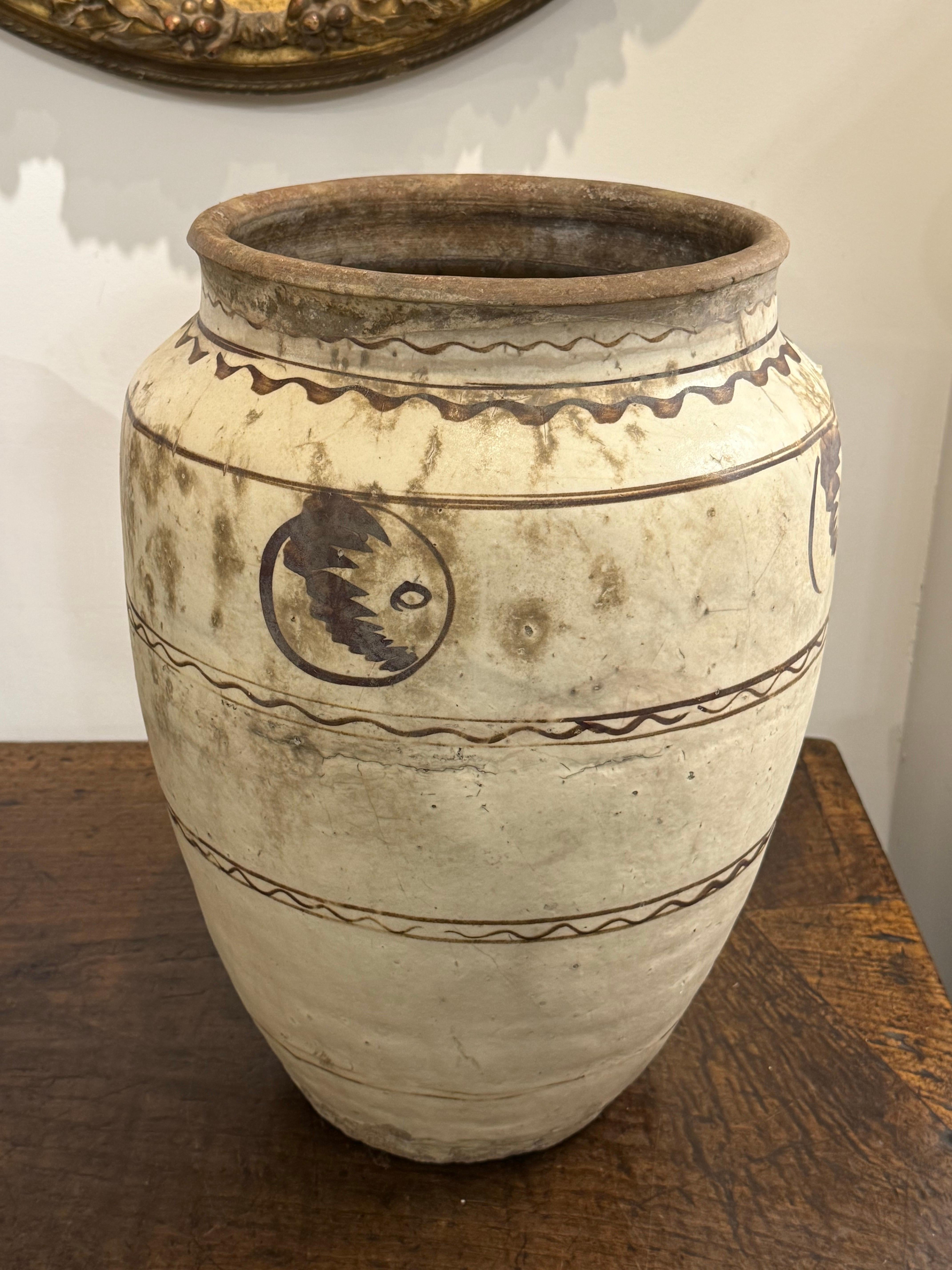 A Chinese Cizhou Stonweare Jar, Ming Dynasty, 17th Century in vendita 4