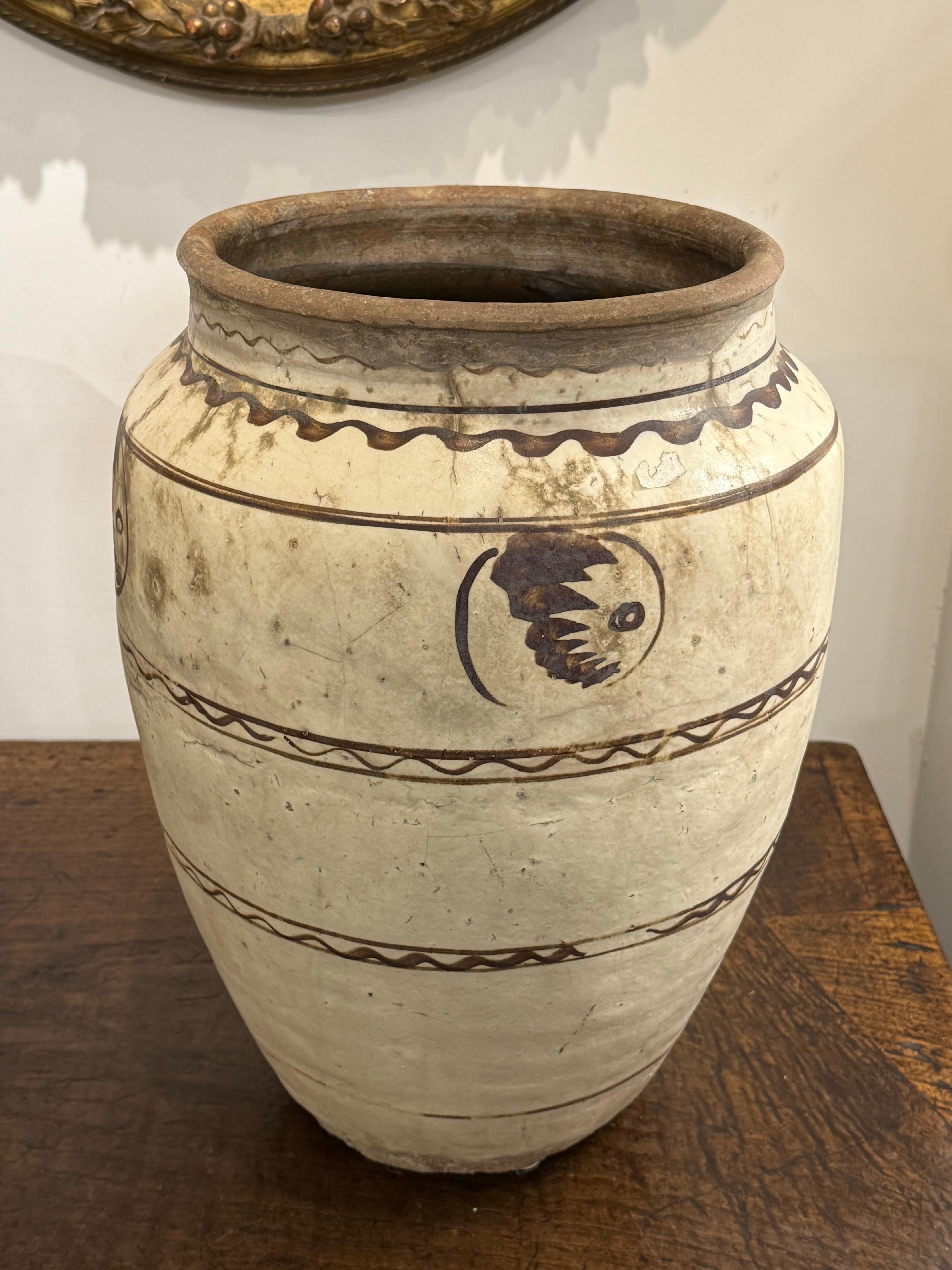 A Chinese Cizhou Stonweare Jar, Ming Dynasty, 17th Century In condizioni buone in vendita a ARMADALE, VIC