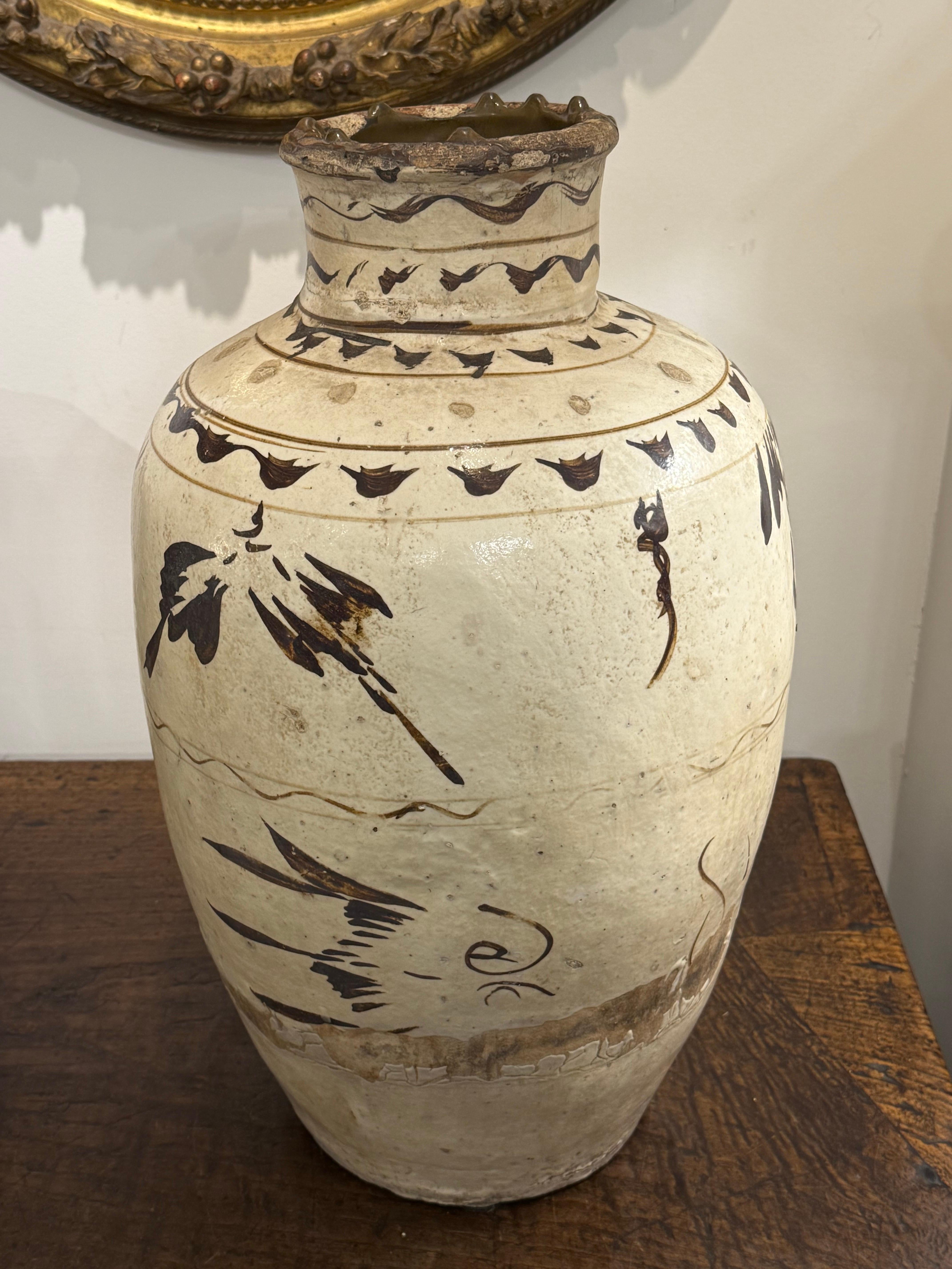 A Chinese Cizhou Stonweare Vessel, Ming Dynasty, 17th Century In condizioni buone in vendita a ARMADALE, VIC