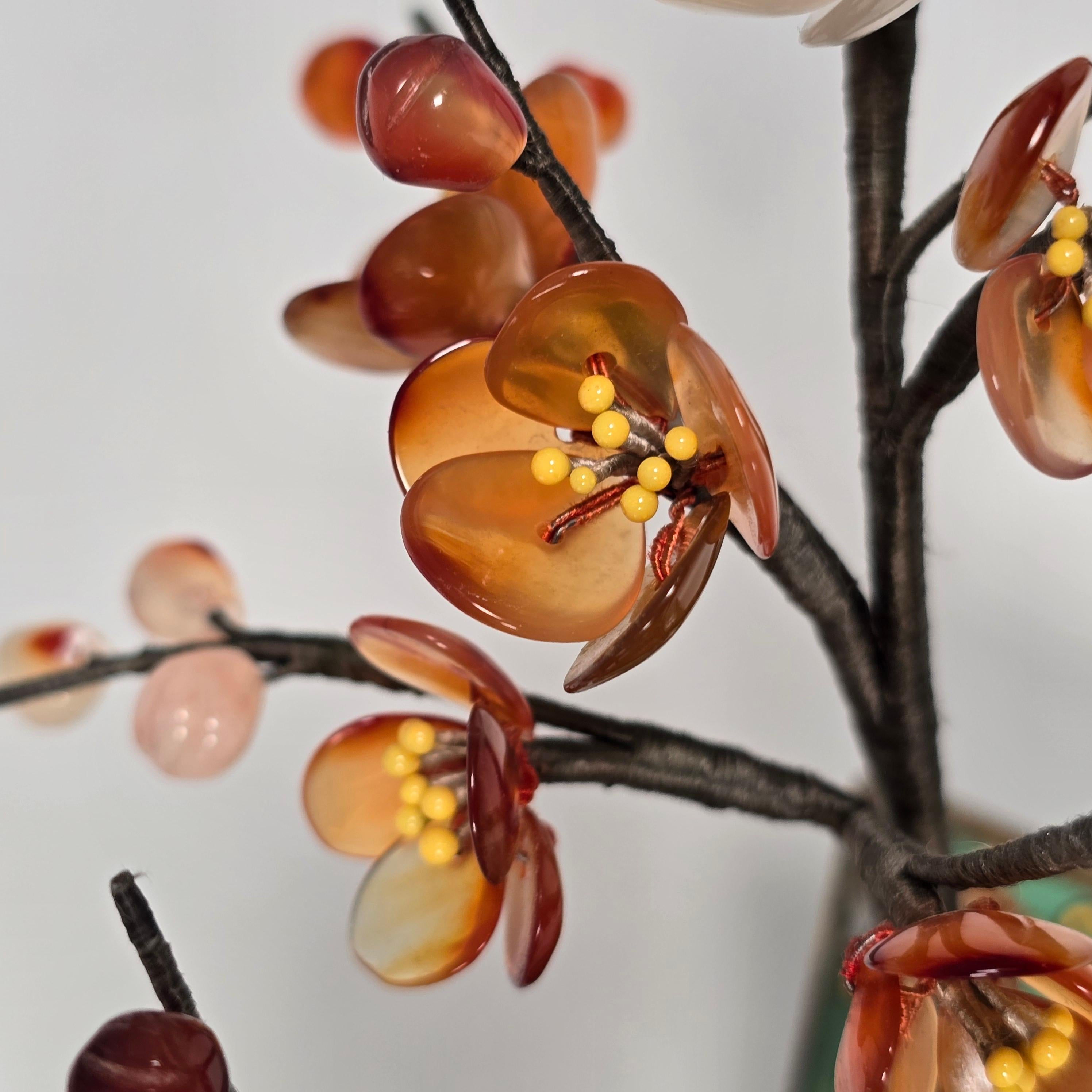 Émail A  Bonsaï chinois en pierre dure cloisonnée et sculptée, Prunus circa 1920 en vente
