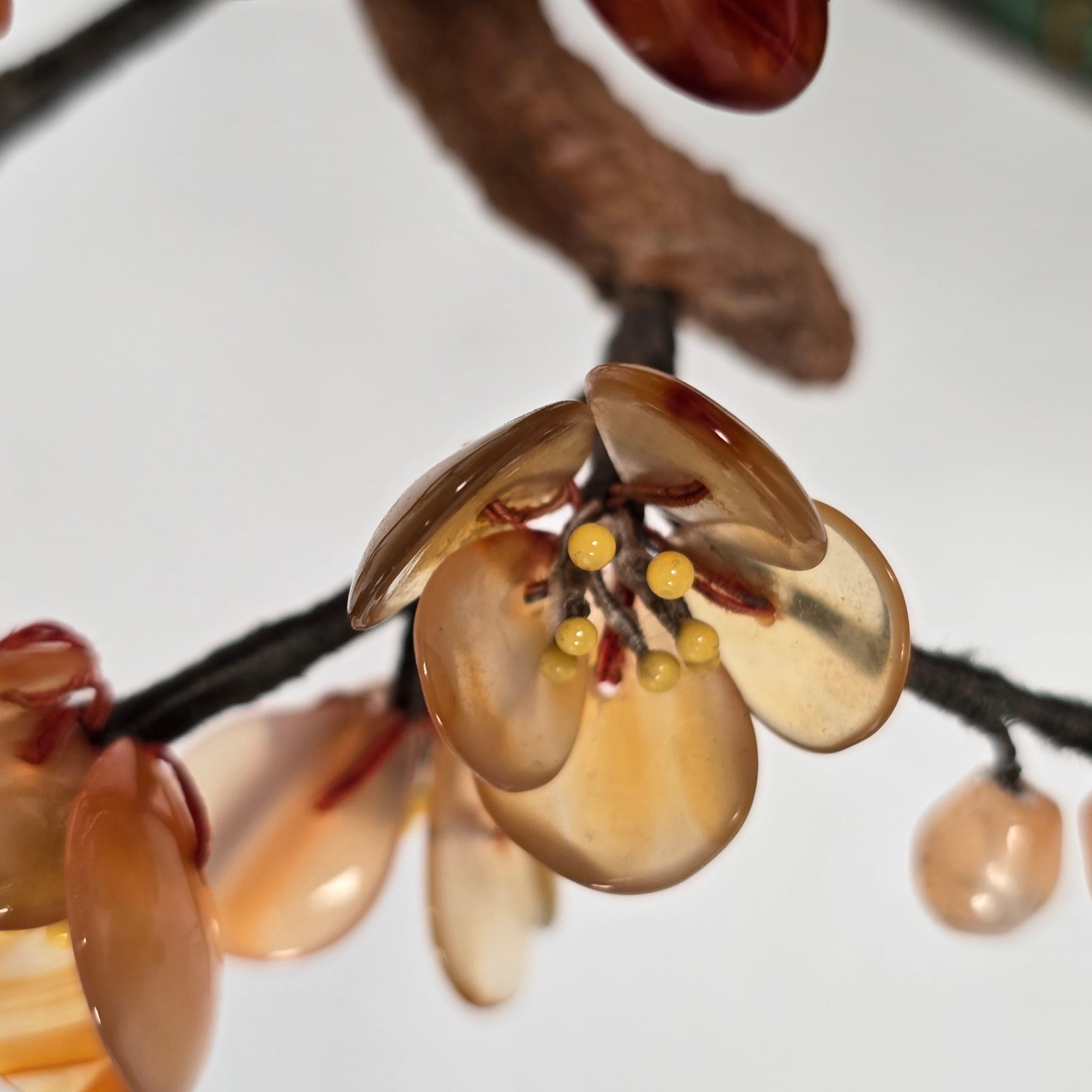 A  Bonsaï chinois en pierre dure cloisonnée et sculptée, Prunus circa 1920 en vente 1