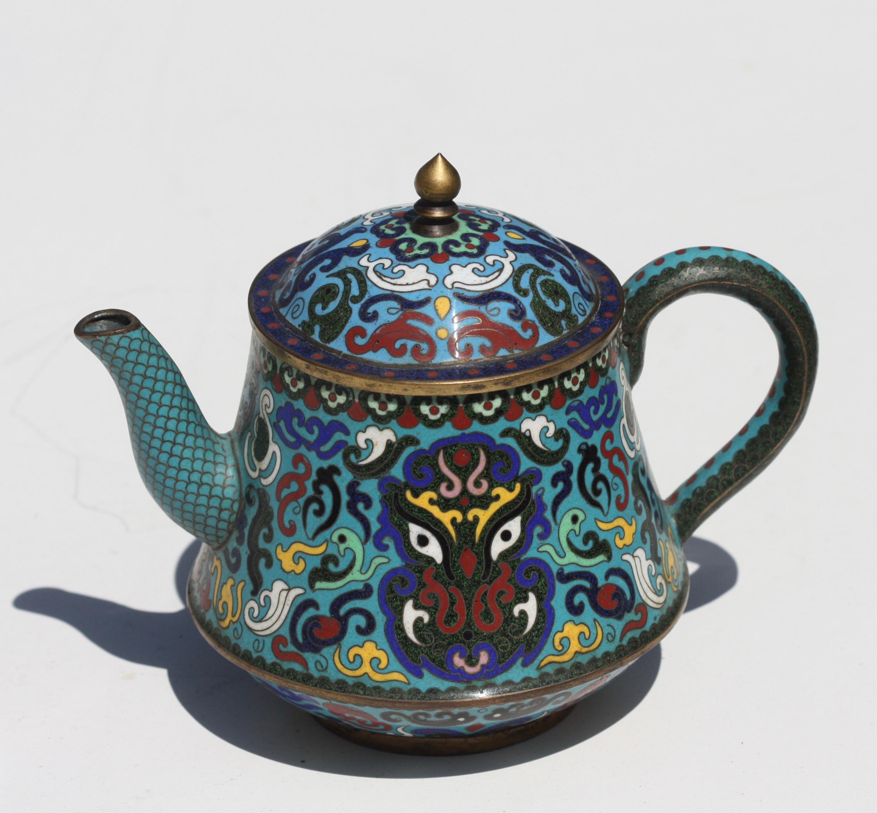 Chinese Cloisonné Enamel Teapot and Cover, 20th Century For Sale 1