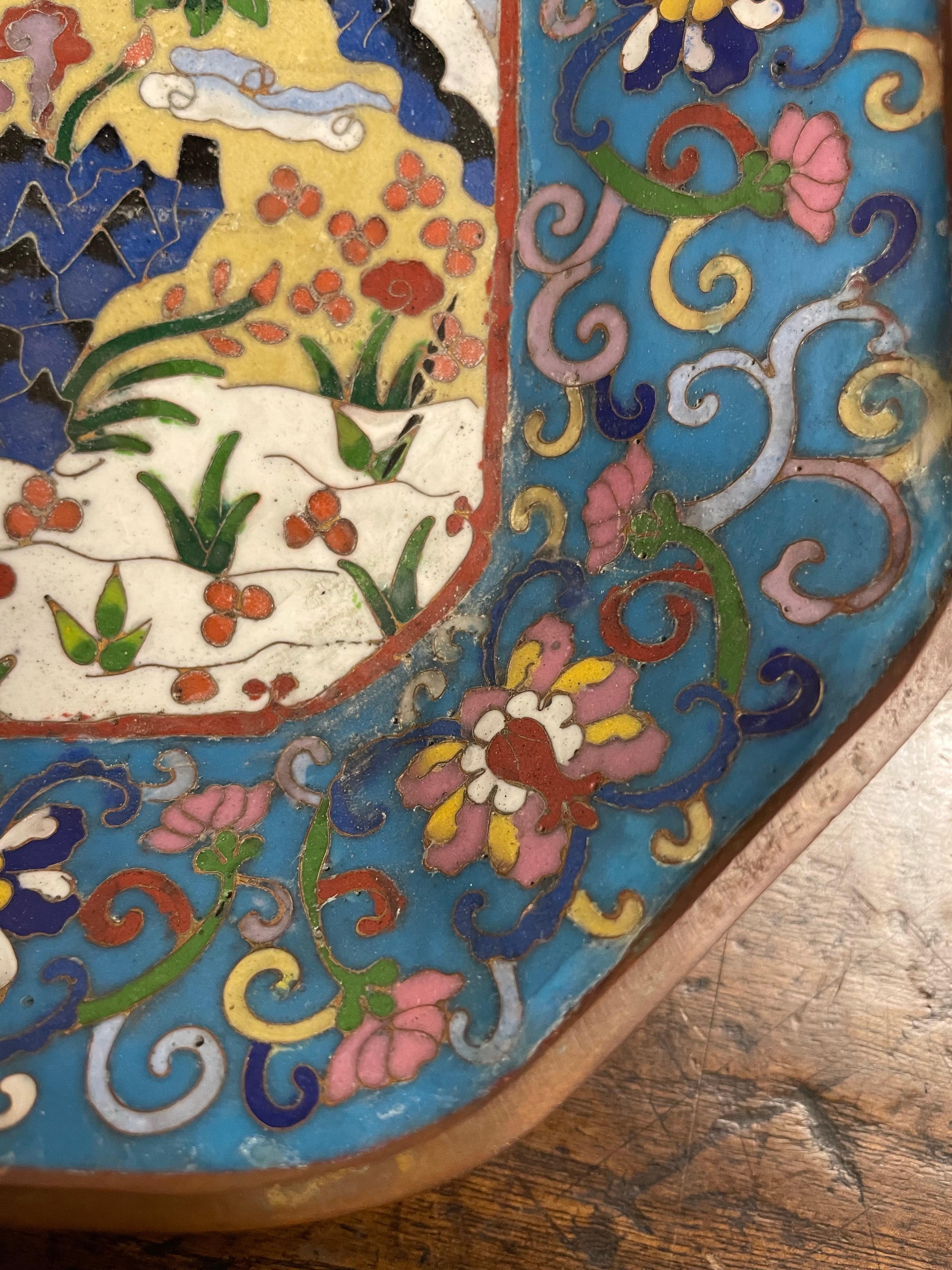 A Chinese Cloisonne Tray with Qianlong Mark, Early 20th Century In Good Condition For Sale In ARMADALE, VIC