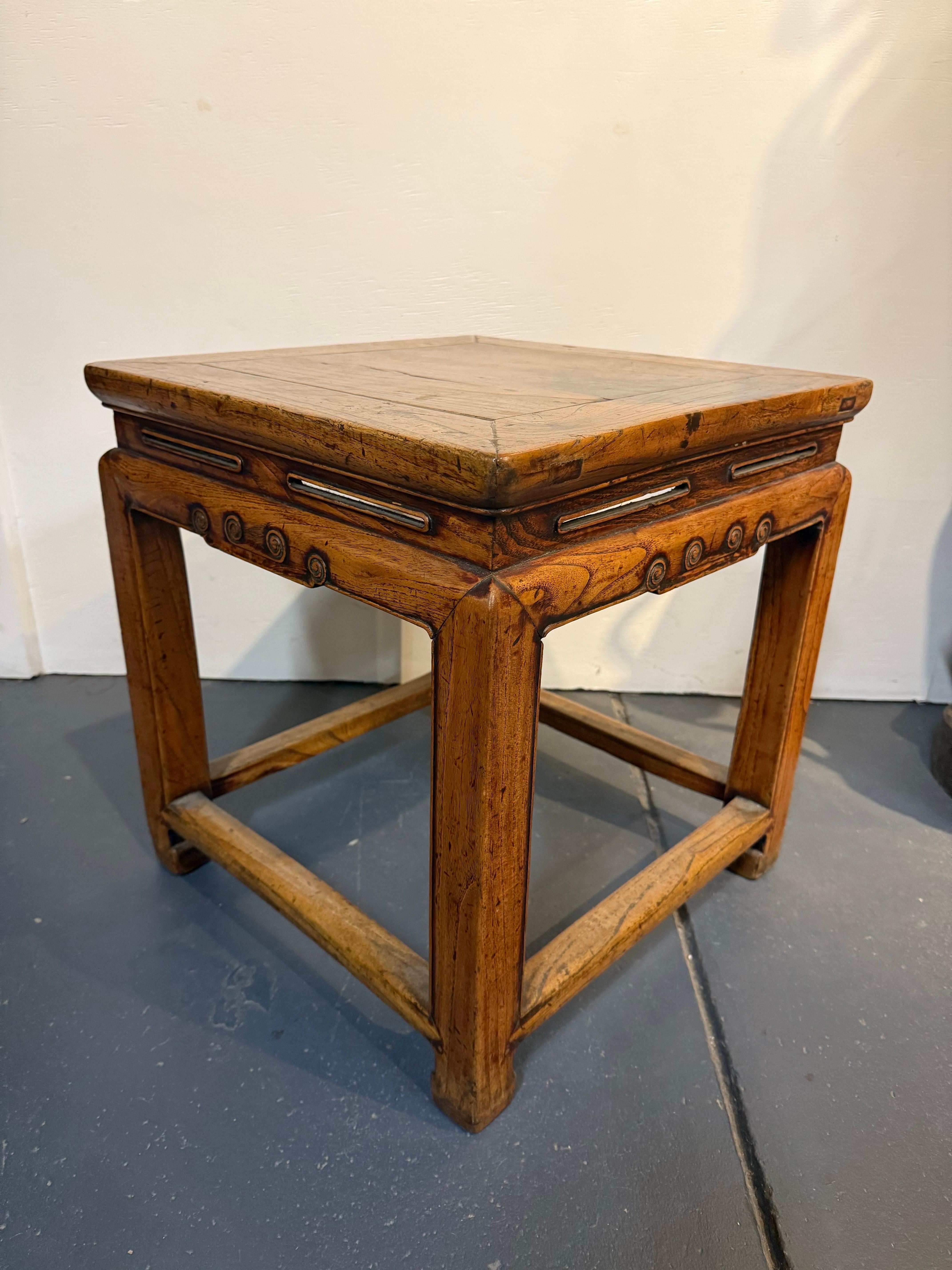 Table d'appoint / tabouret en orme de Chine, début du 20e siècle en vente 5