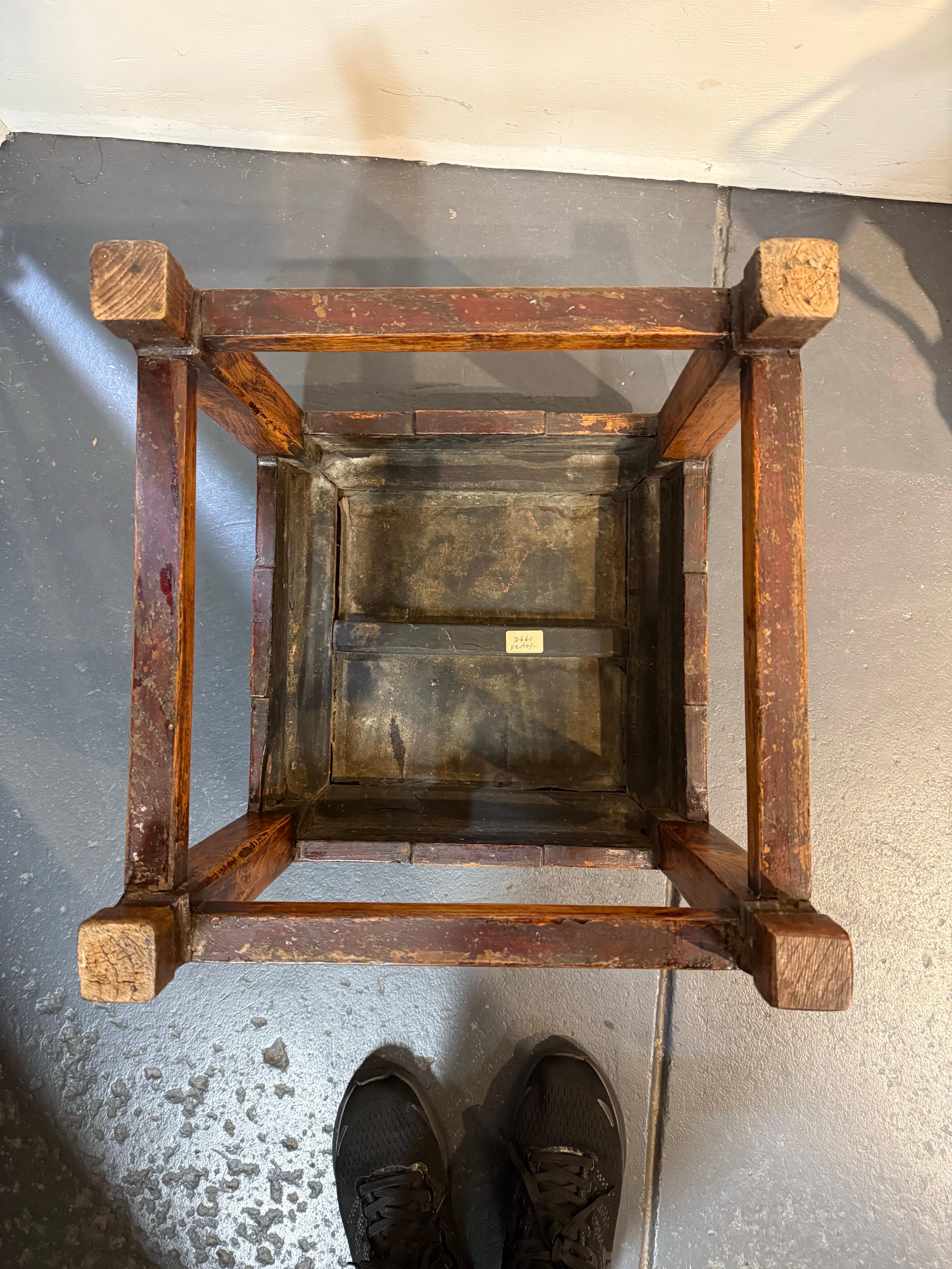 Table d'appoint / tabouret en orme de Chine, début du 20e siècle en vente 6