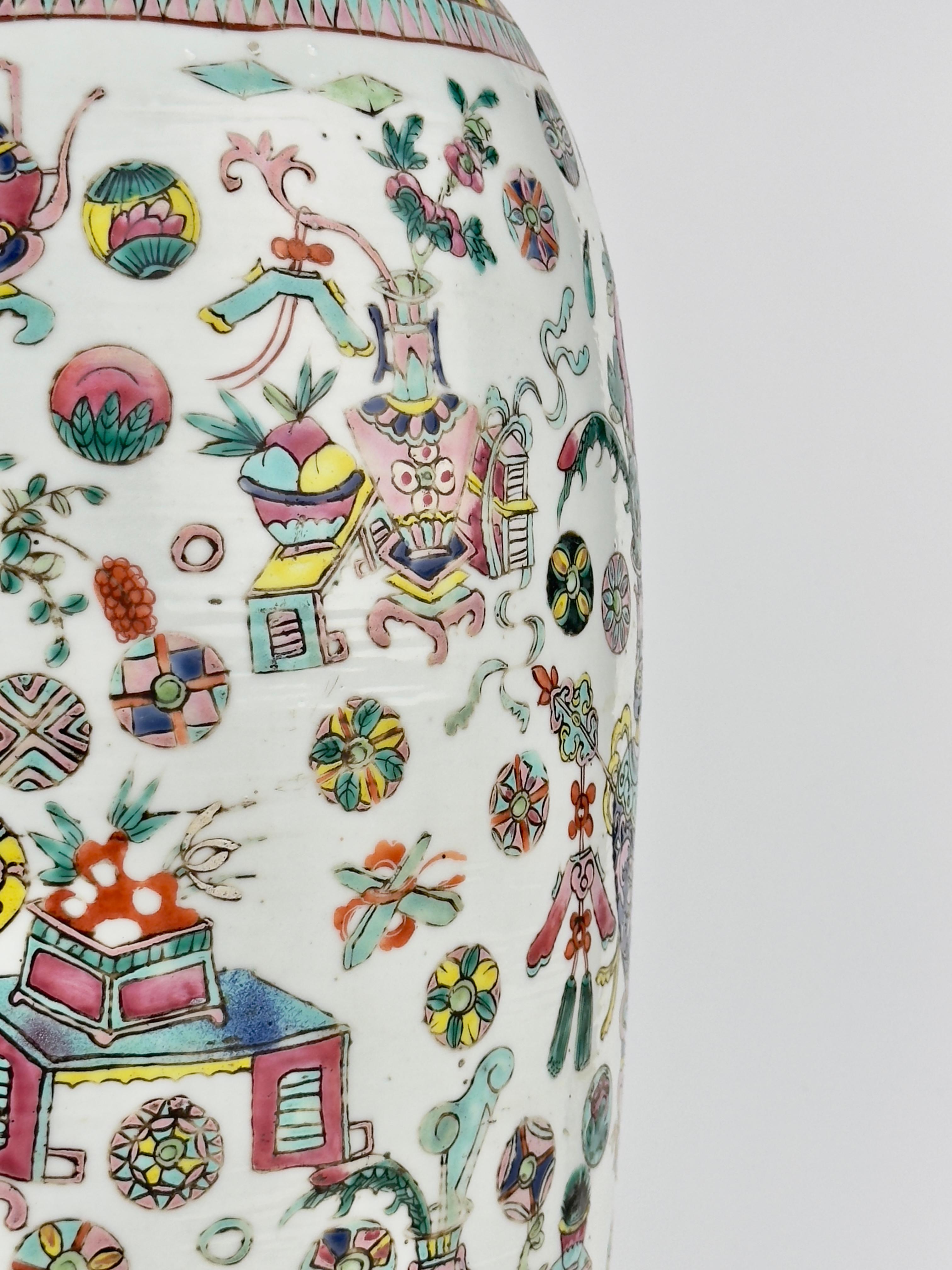 A Large Chinese Enameled Famille Rose Vase, Qing Period, 19th century For Sale 4