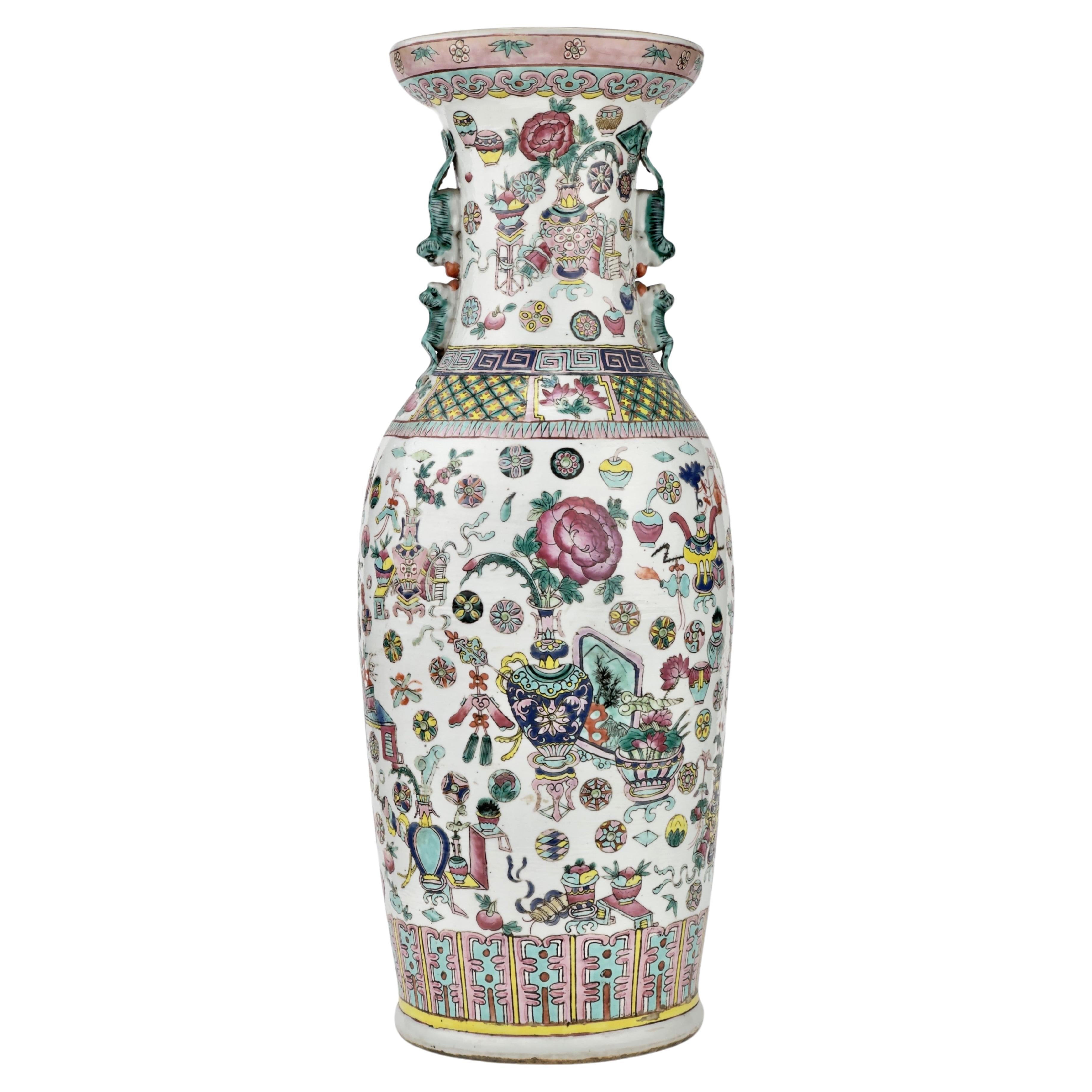 Grand vase chinois émaillé Famille Rose, période Qing, 19e siècle