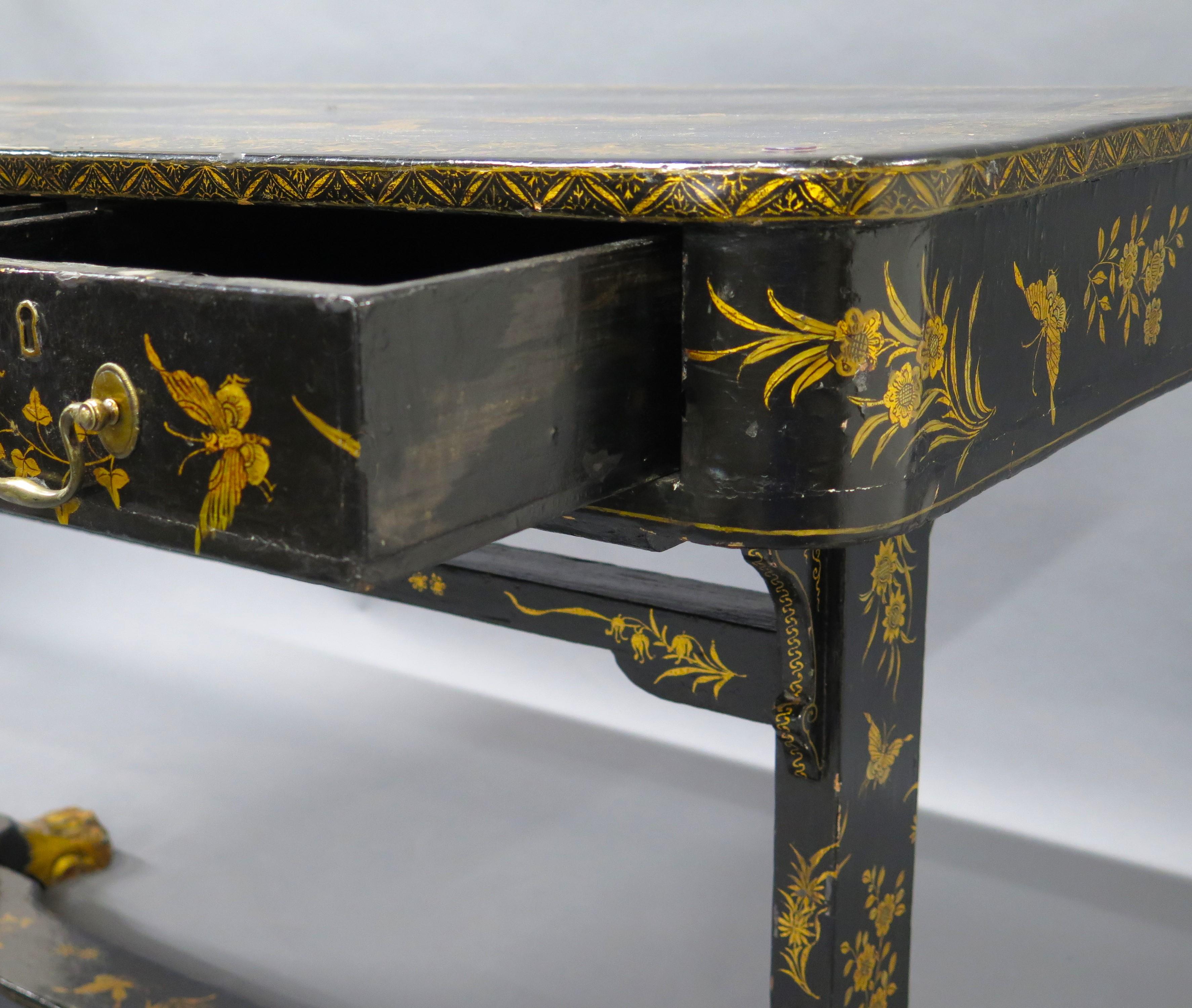 Schreibtisch aus schwarzem und goldenem Lack, chinesischer Export im Zustand „Gut“ im Angebot in Dallas, TX